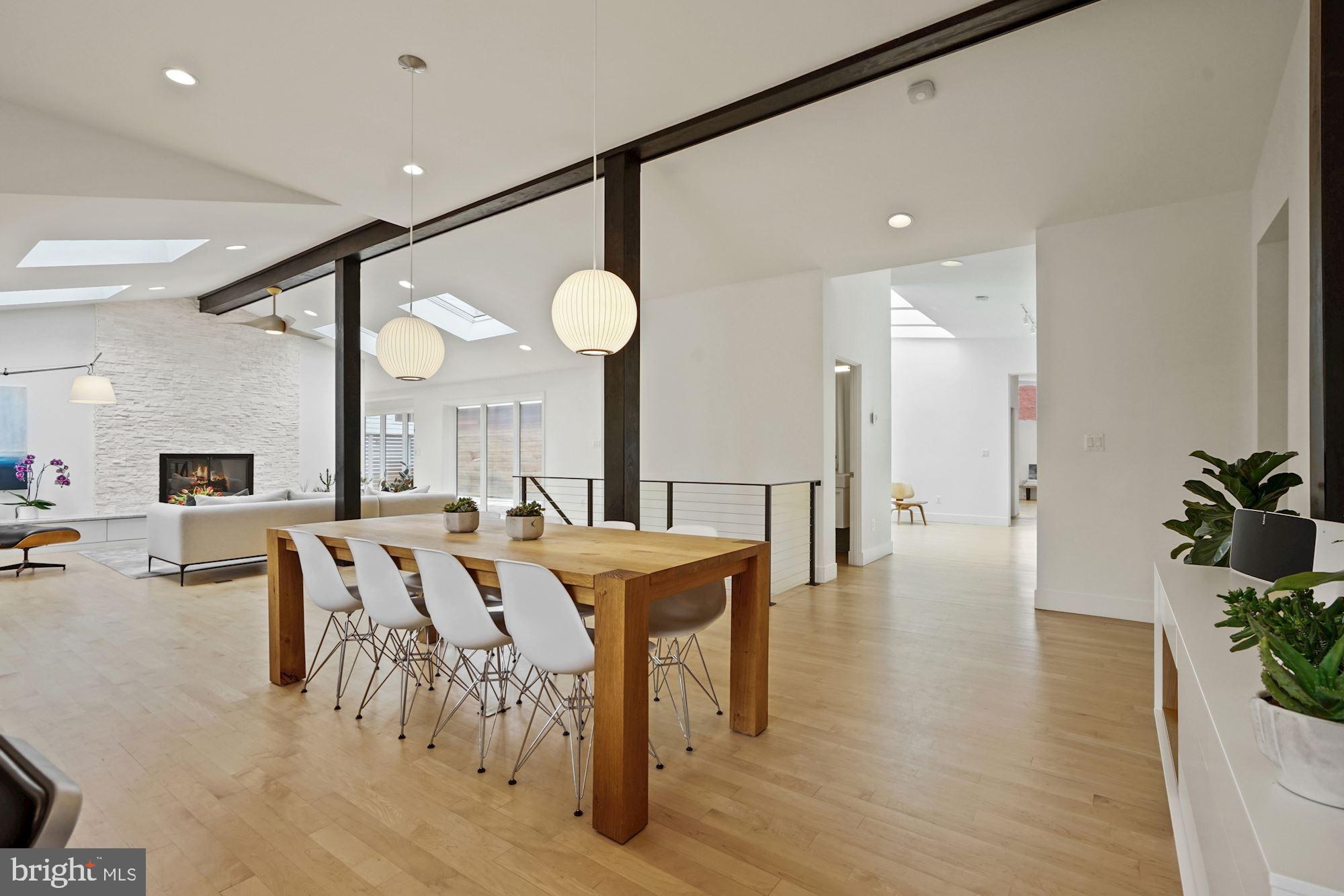 WILLIAMSBURG VILLAGE - Residential