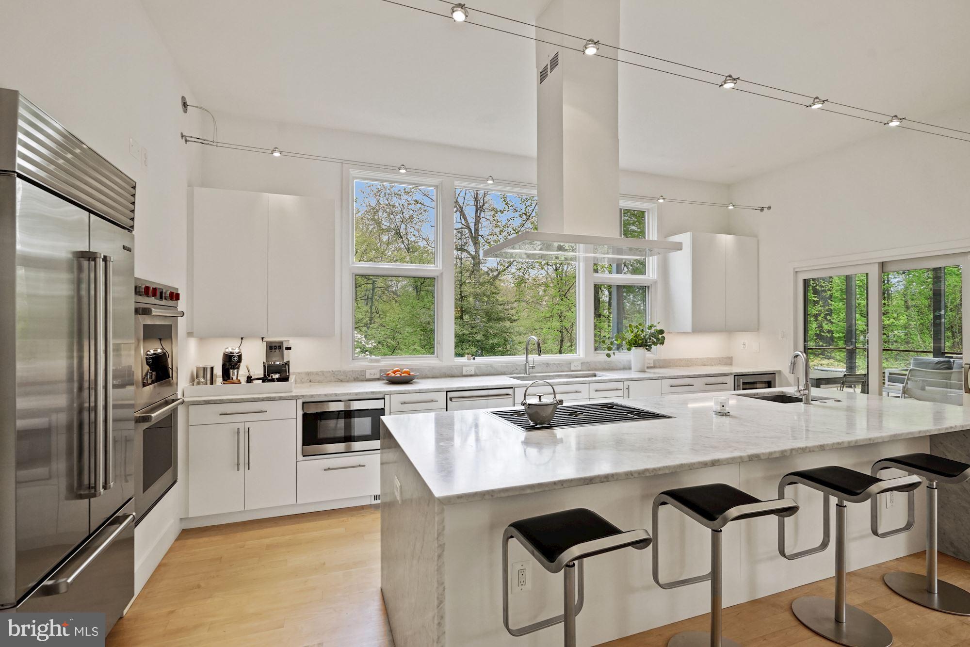 WILLIAMSBURG VILLAGE - Residential