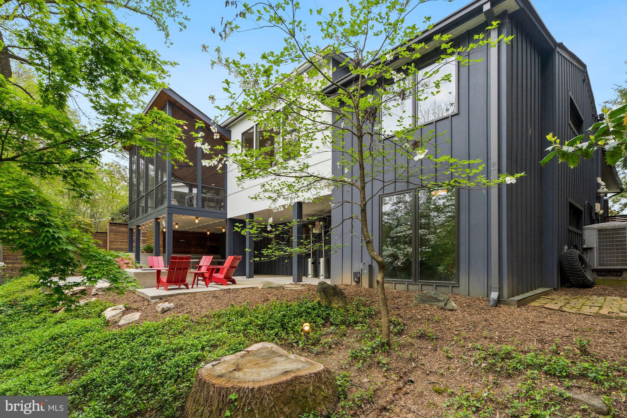 WILLIAMSBURG VILLAGE - Residential