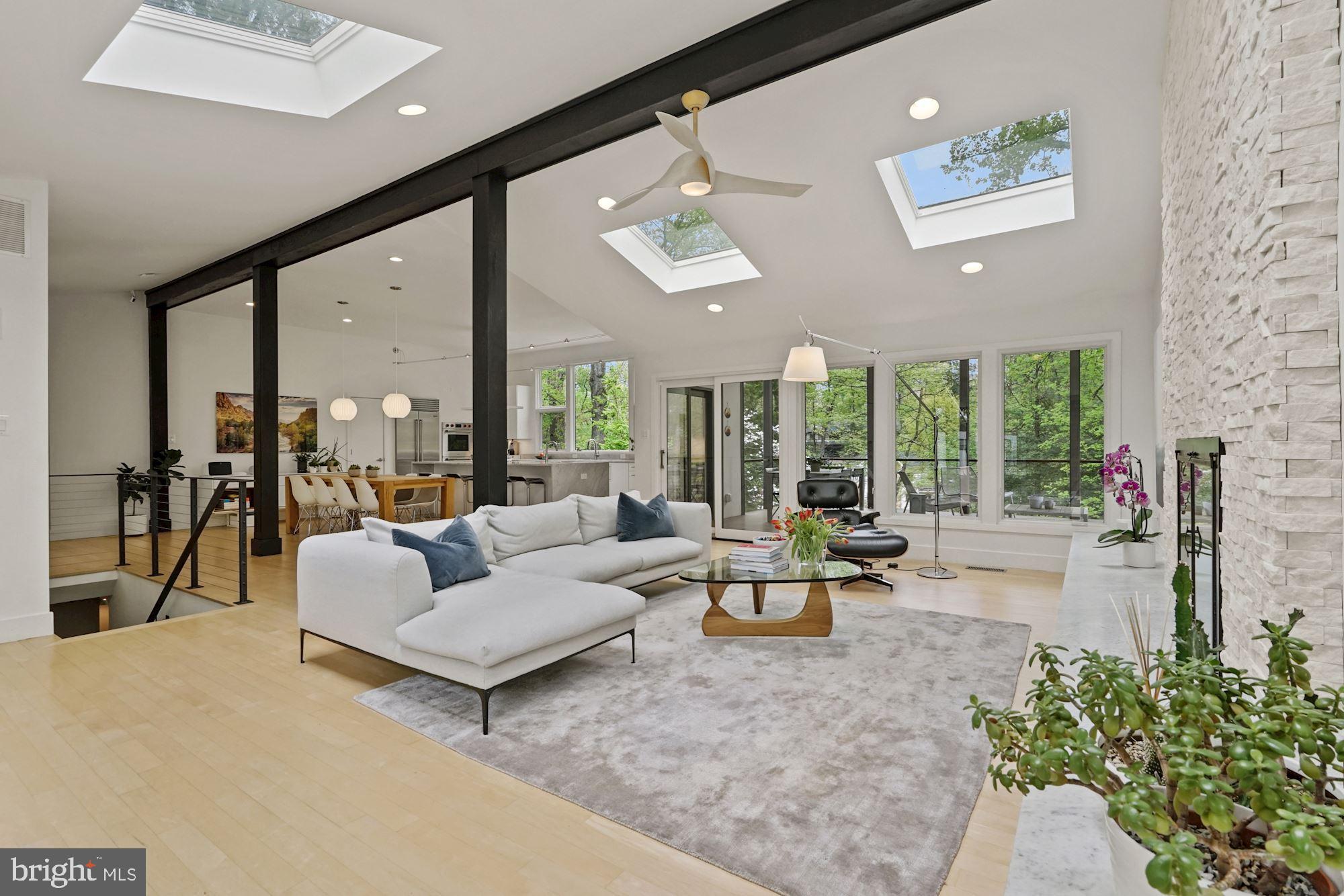 WILLIAMSBURG VILLAGE - Residential