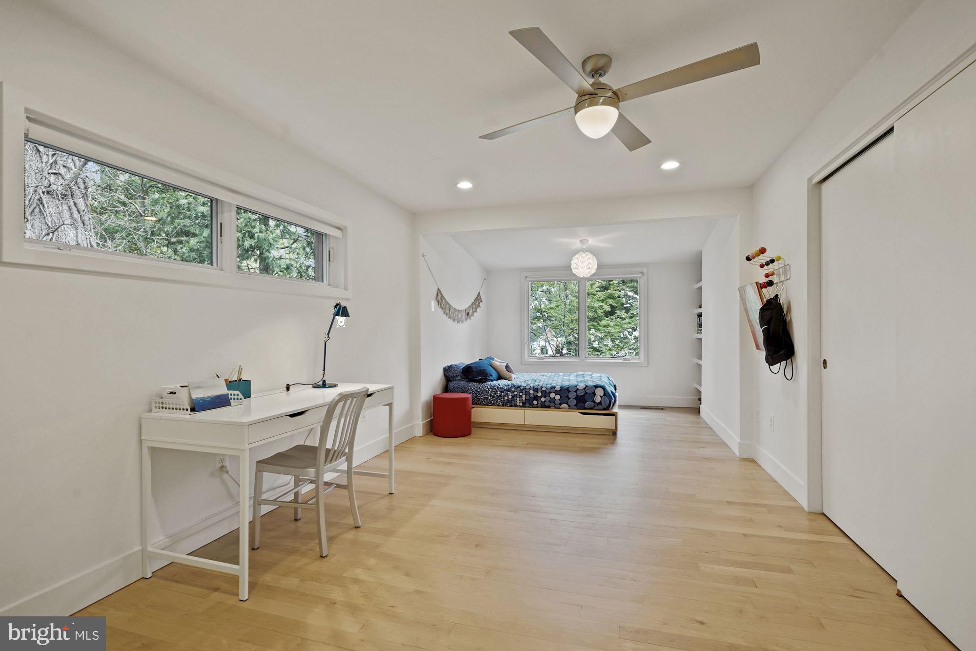 WILLIAMSBURG VILLAGE - Residential