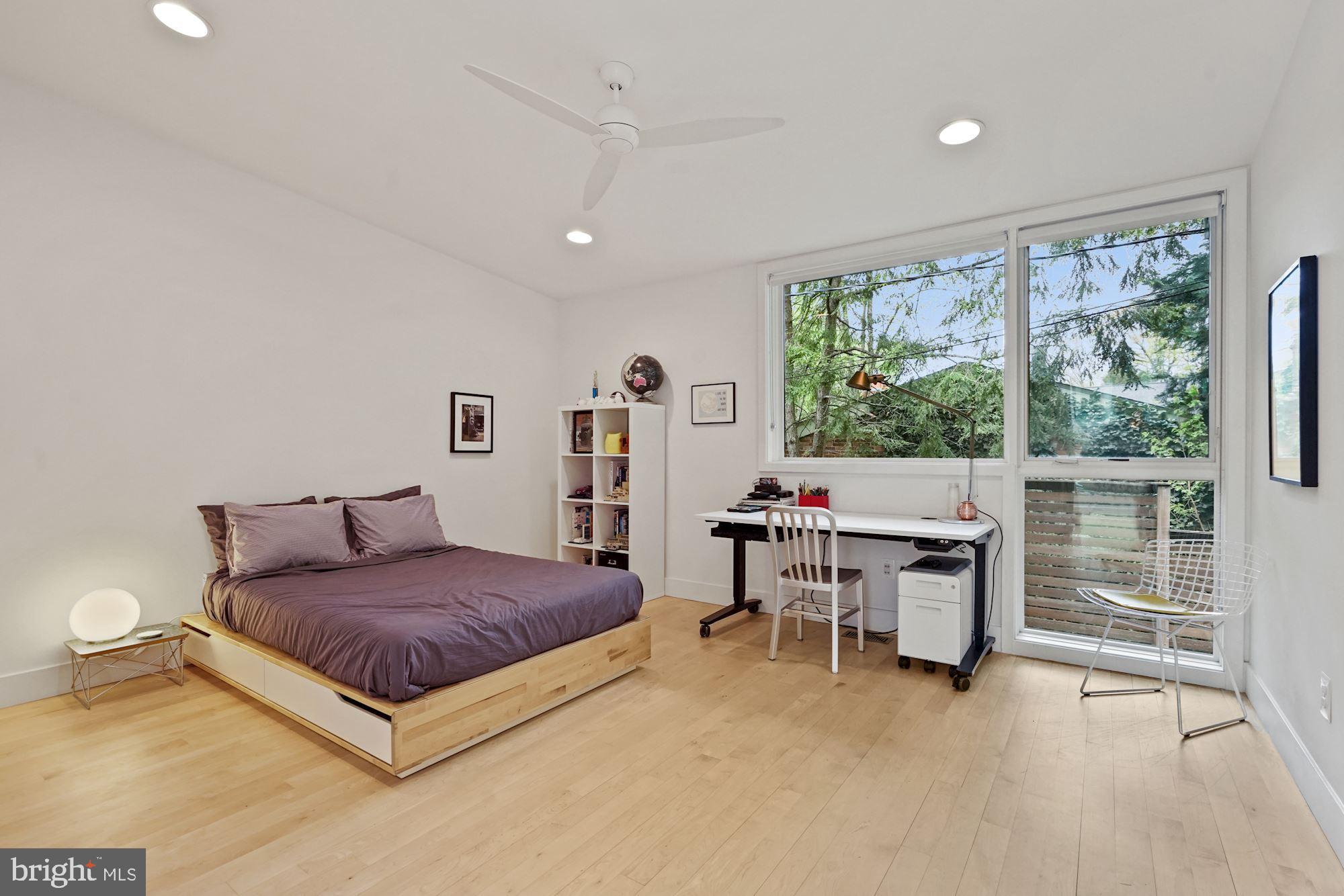 WILLIAMSBURG VILLAGE - Residential