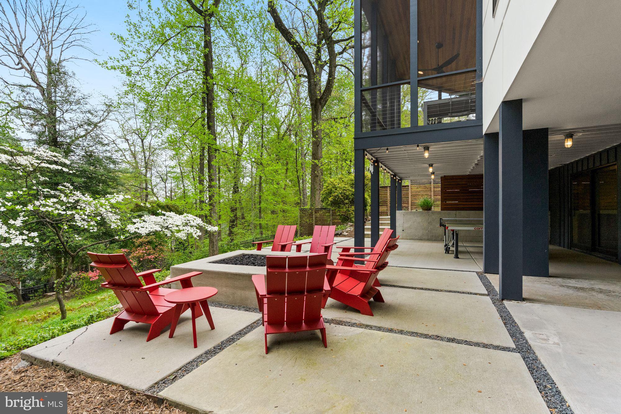 WILLIAMSBURG VILLAGE - Residential