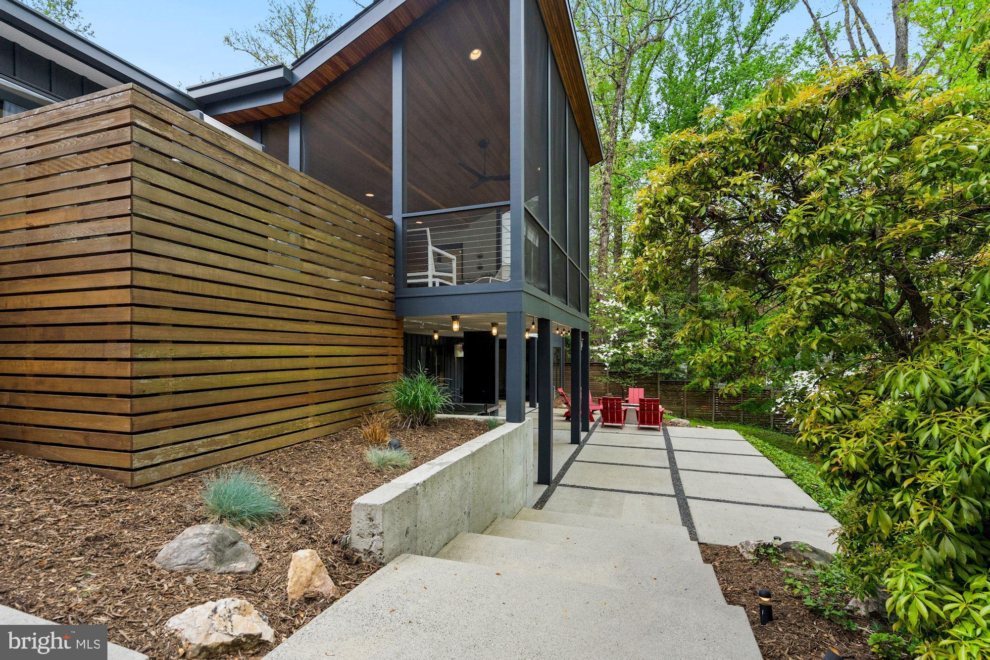 WILLIAMSBURG VILLAGE - Residential