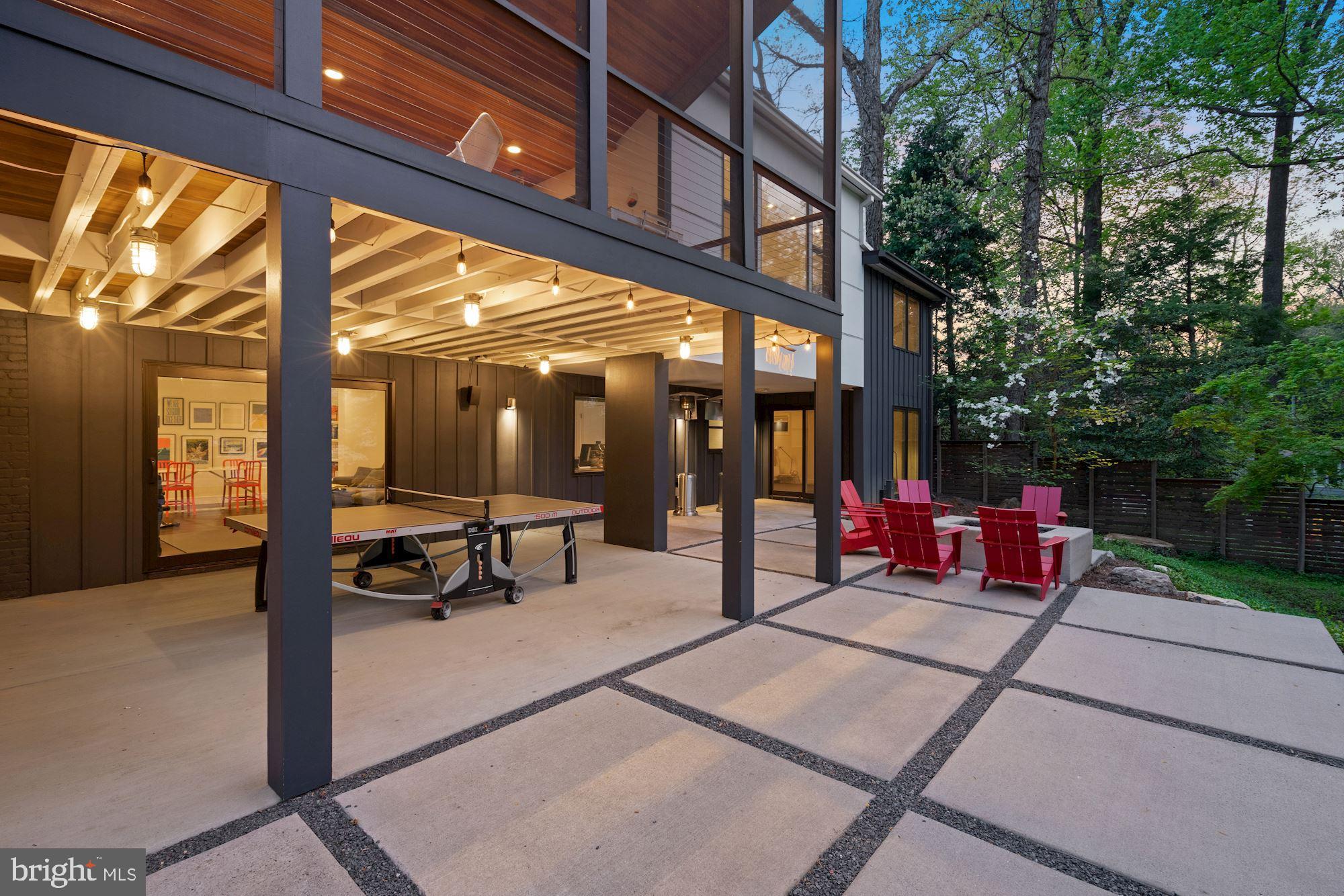 WILLIAMSBURG VILLAGE - Residential