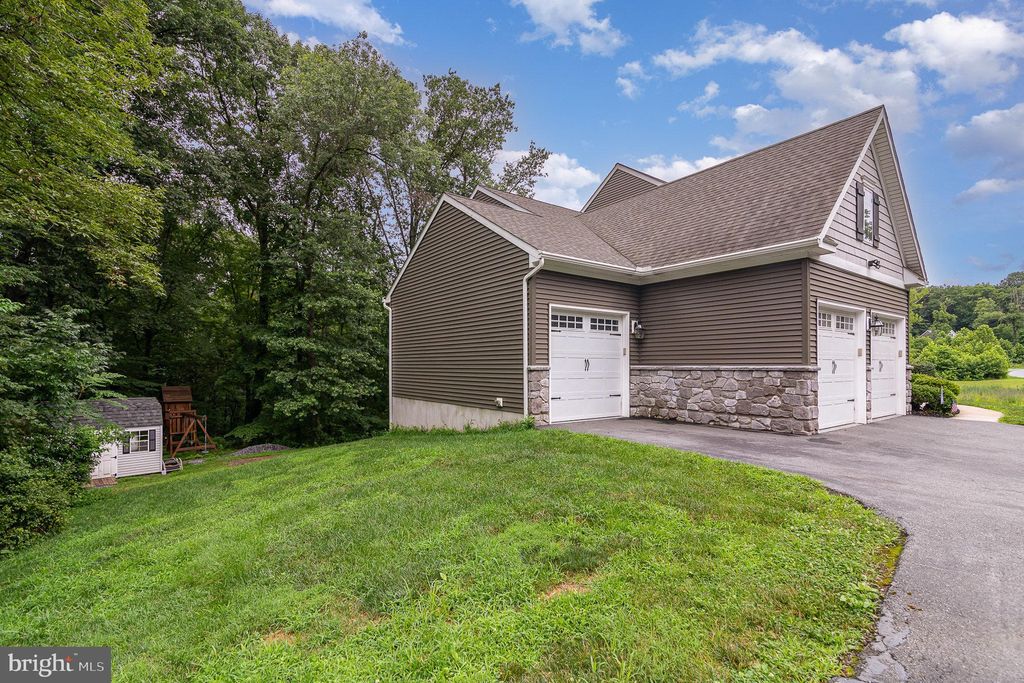 Photo of 116 Freys Road, ELIZABETHTOWN, PA 17022 (MLS # PALA2072522)