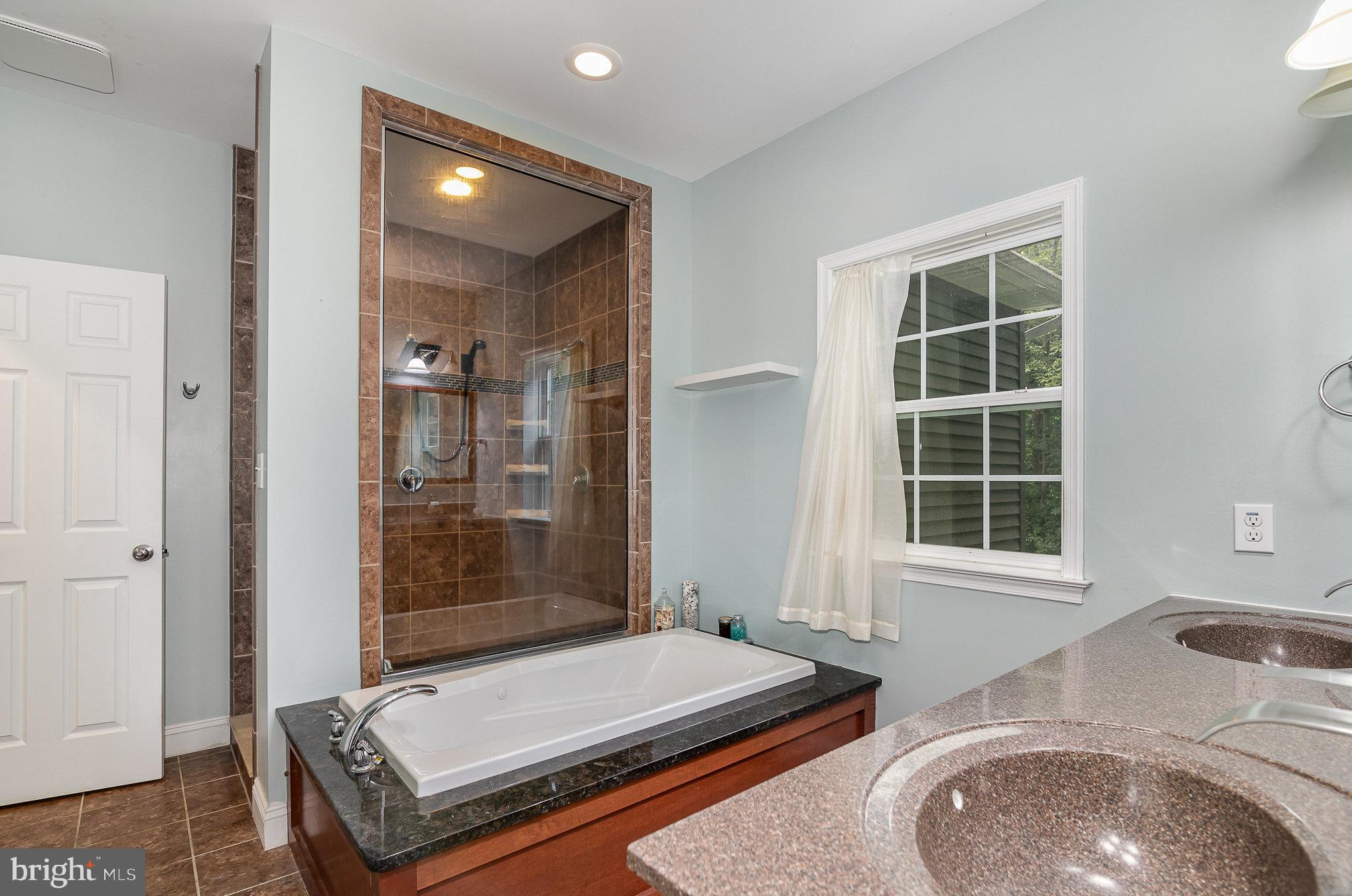 BISHOP WOODS - Residential