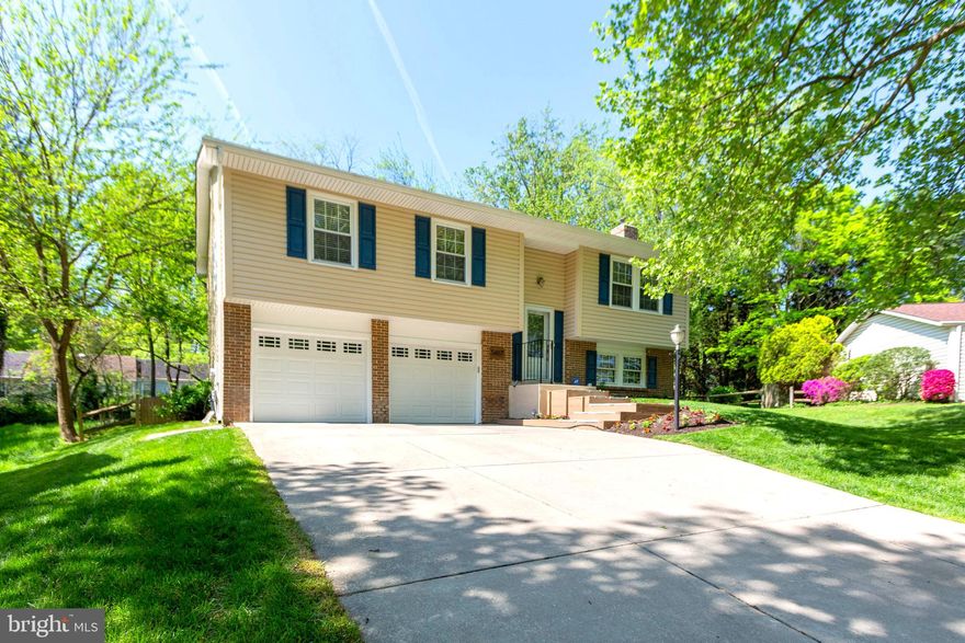 Beautiful (Move-In Ready) Single Family Home tucked away at the end of a quiet Cul-De-Sac in the heart of Columbia!!! This well maintained home offers lots of natural light and gleaming Brazilian Walnut Wood Floors throughout the main level. Beautifully renovated kitchen with Granite Counters, Stainless Steel Appliances, Porcelain Tile Floor and Marble Backsplash. Master Bathroom was just renovated with Marble Floor and Porcelain Subway Tile. Large Main Level Family Room and Separate Dining Room, Walk-Out Lower Level with Cozy Recreation Room and Brick Fireplace. Other updates include New Garage Doors (2018), New 3/4 Glass Front Door (2018), New LED Recessed Lighting (2014), New Vinyl Siding/Gutters (2013), New HVAC (2012), New Water Heater (2012), Whole Home Humidifier (2012). Fantastic Back Yard with two-tiered Upper/Lower Deck and Fully Fenced 1/4 acre yard Perfect for Entertaining!!! Award winning Howard County Schools: Phelps Luck Elementary, Bonnie Branch Middle School and Howard High School. Perfect location centrally located just minutes from all kinds of shopping, restaurants, bike/jog/walking trails, tot-lots, lakes and parks. The home is also part of the Columbia Association which offers discounted membership to tons of nearby amenities (pools, gyms, golf and more). Easy access to Rt.29/100/32/95/70 and conveniently located to both Baltimore and Washington. Just 15-20 minutes to Ft. Meade/NSA. Central location is a commuters dream! Hurry... this one won't last long!!!