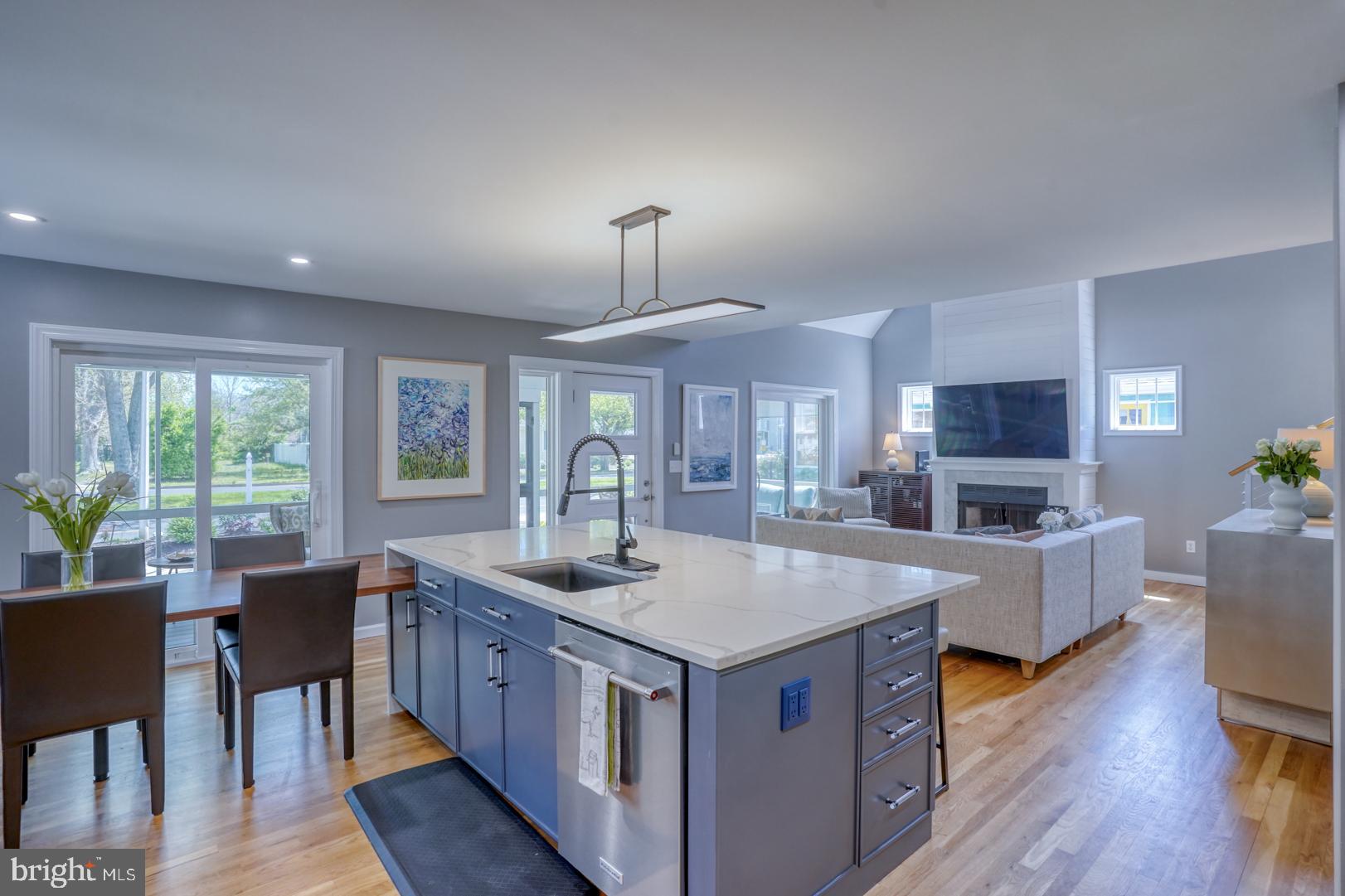 COUNTRY CLUB ESTATES - Residential