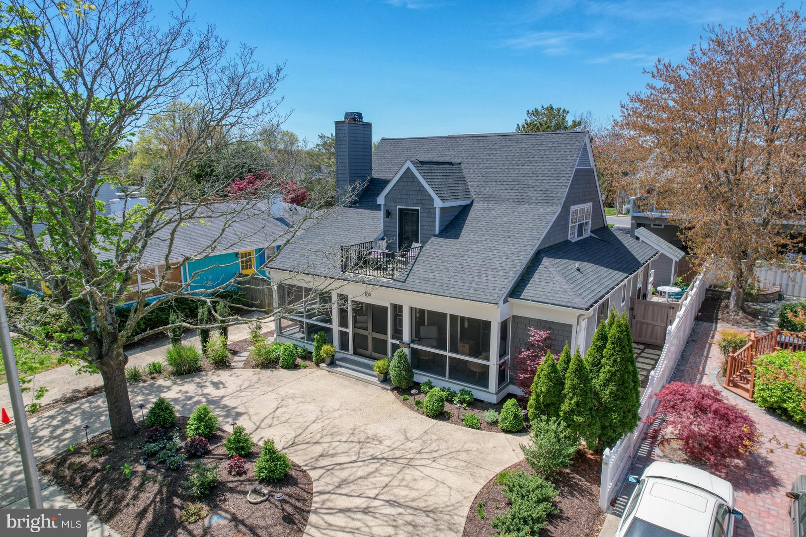 COUNTRY CLUB ESTATES - Residential