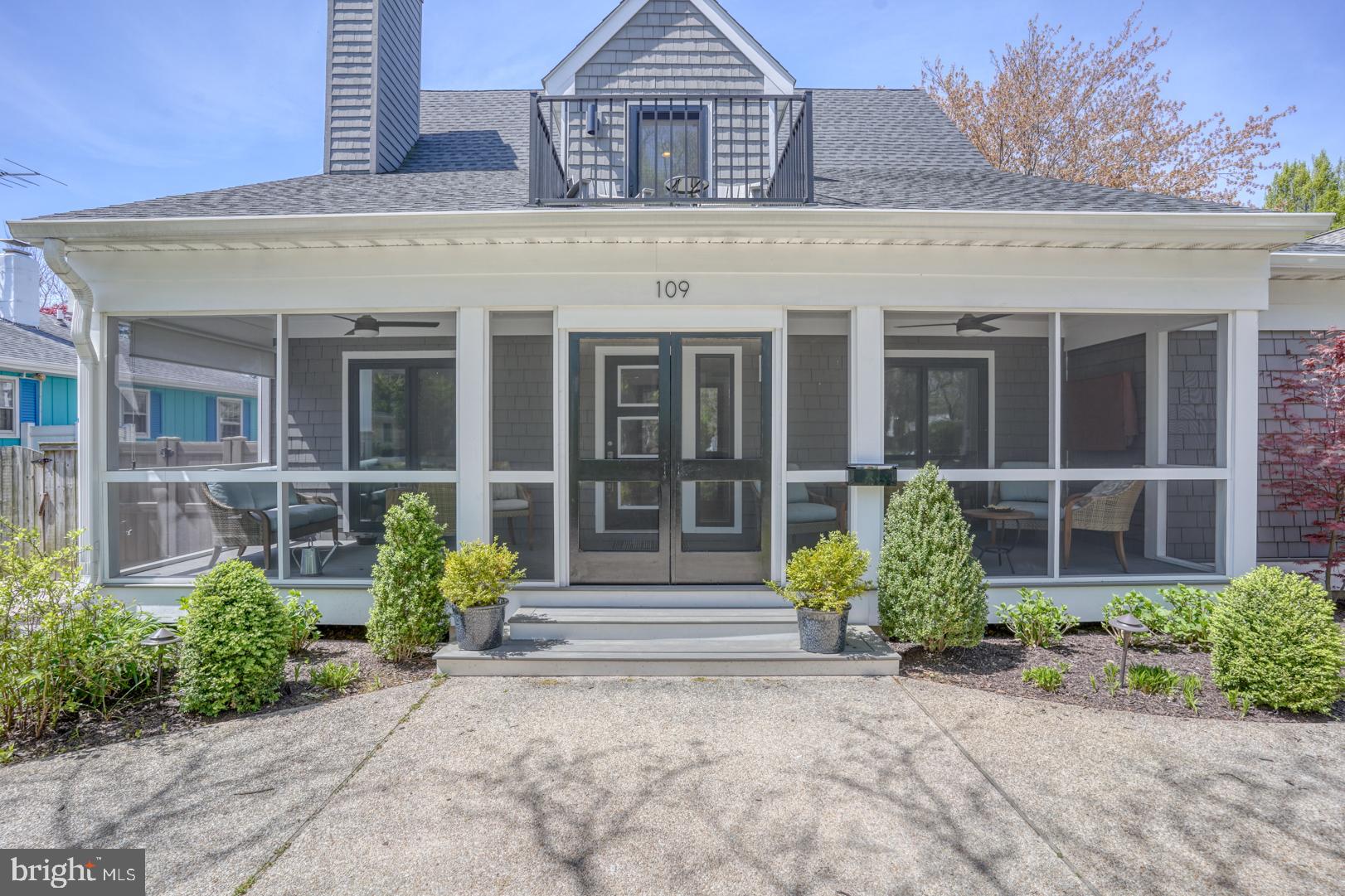 COUNTRY CLUB ESTATES - Residential