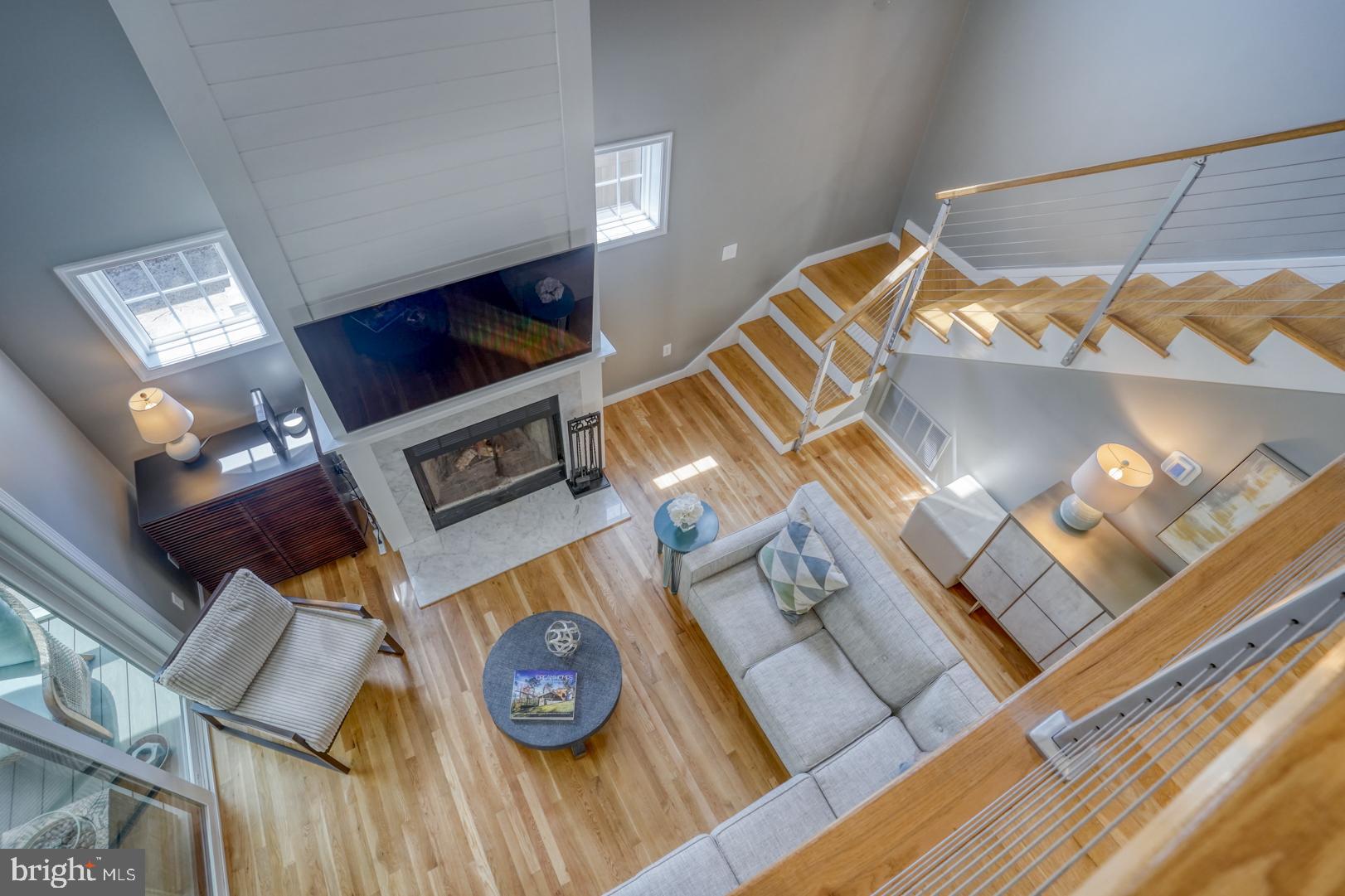 COUNTRY CLUB ESTATES - Residential