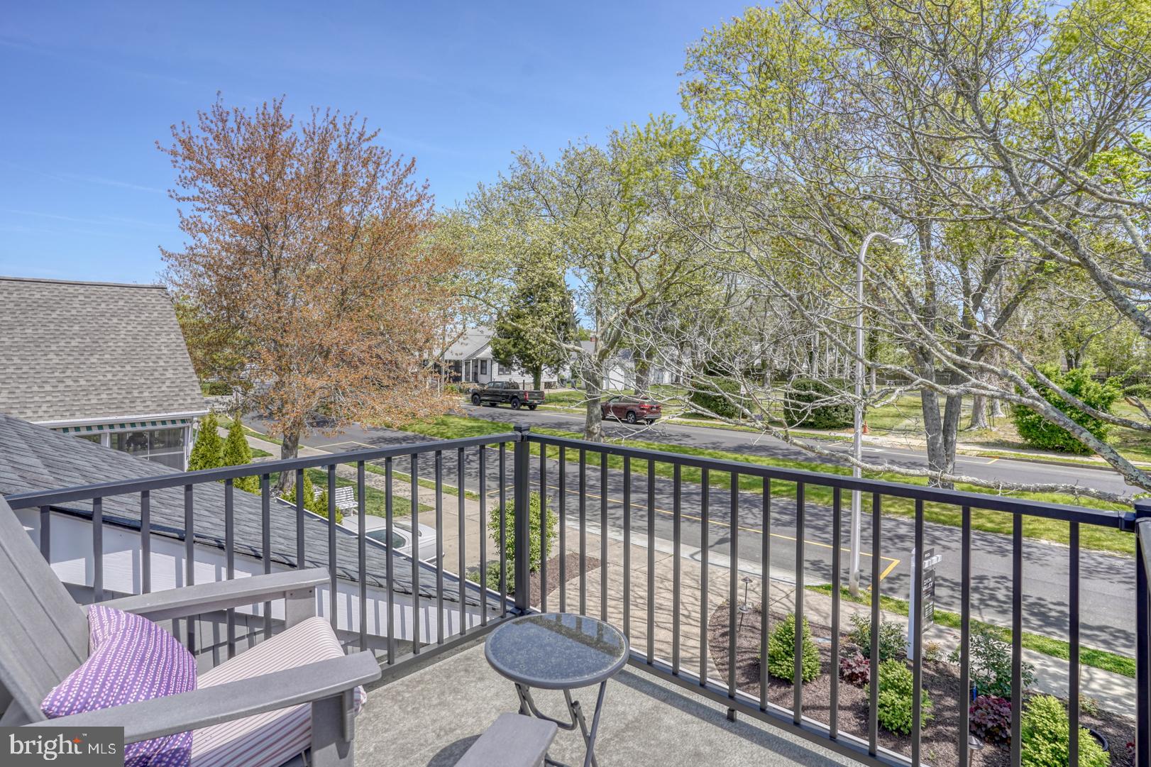 COUNTRY CLUB ESTATES - Residential