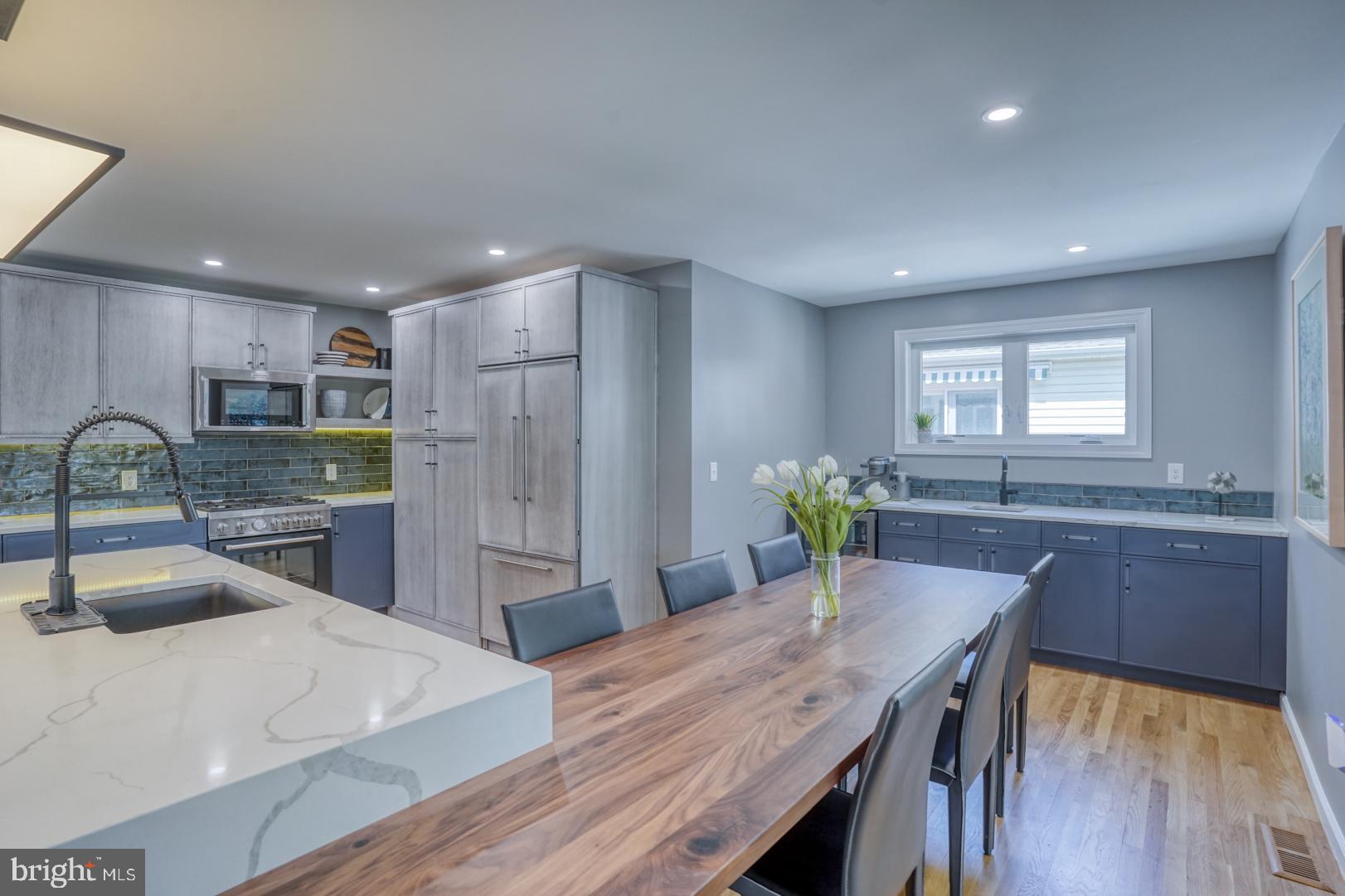 COUNTRY CLUB ESTATES - Residential