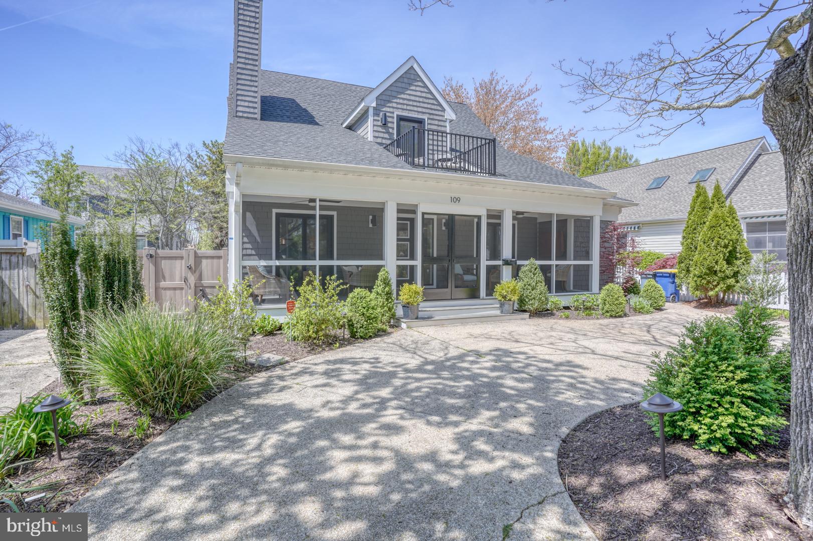 COUNTRY CLUB ESTATES - Residential