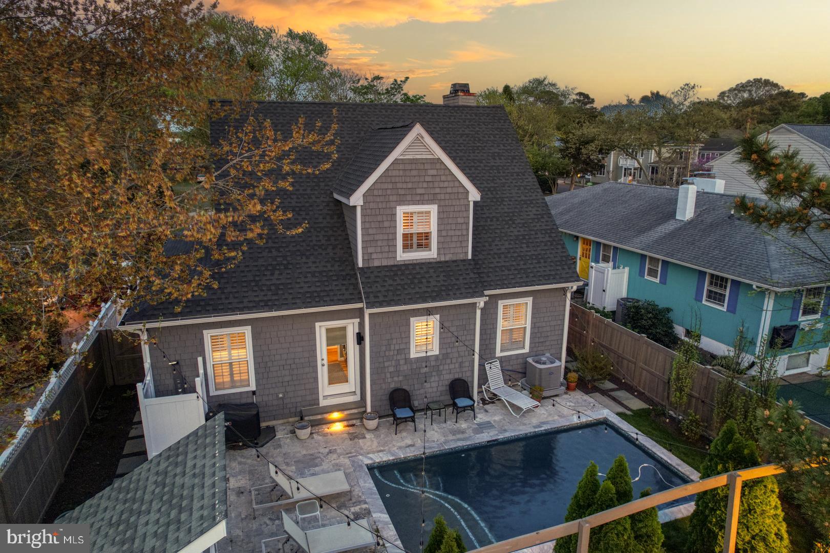 COUNTRY CLUB ESTATES - Residential