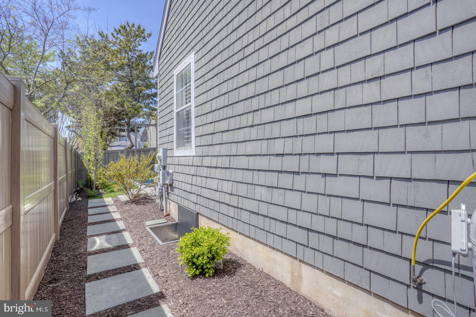 COUNTRY CLUB ESTATES - Residential