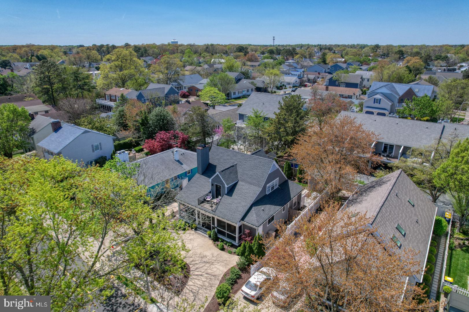 COUNTRY CLUB ESTATES - Residential