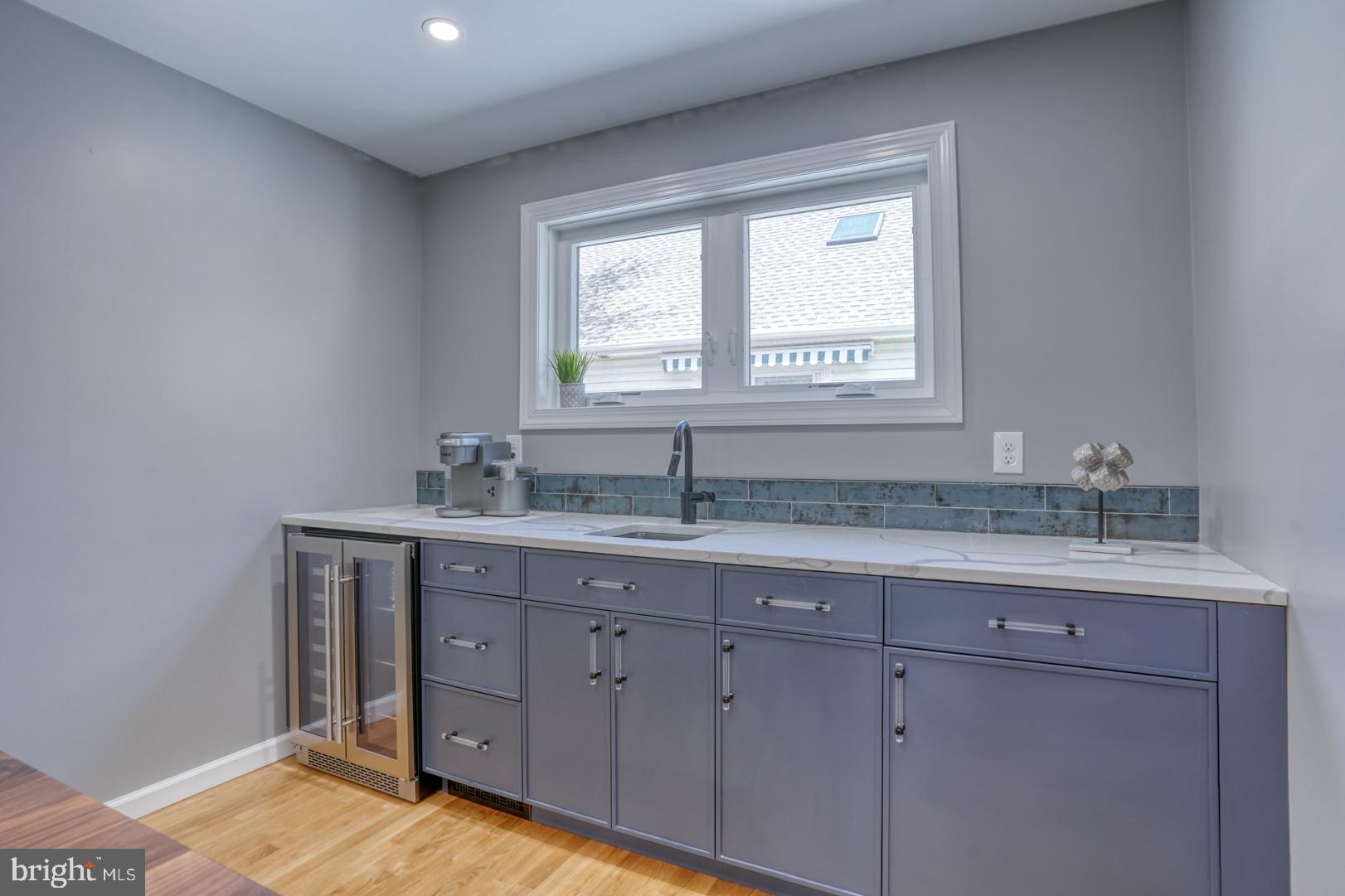 COUNTRY CLUB ESTATES - Residential