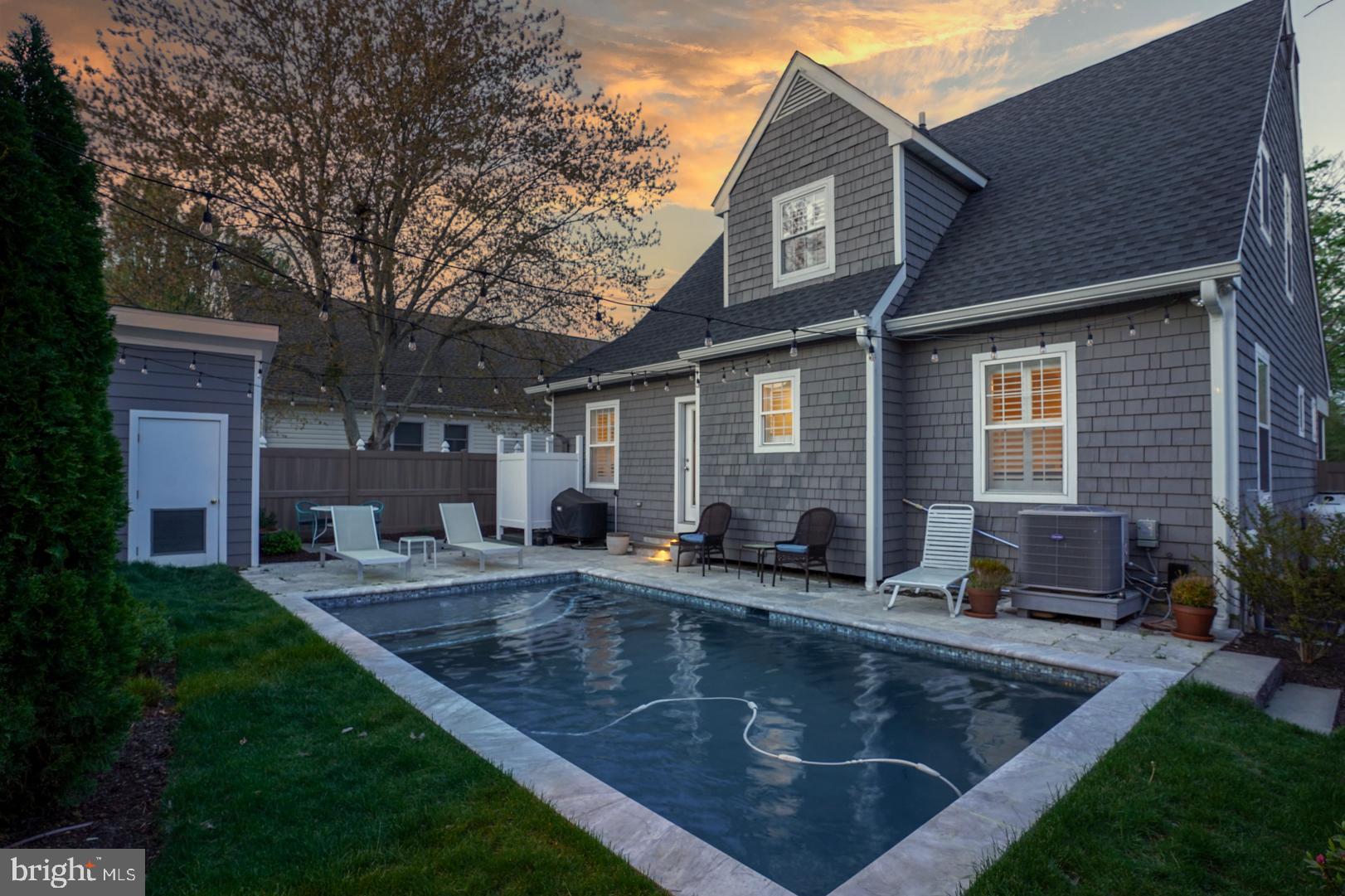 COUNTRY CLUB ESTATES - Residential