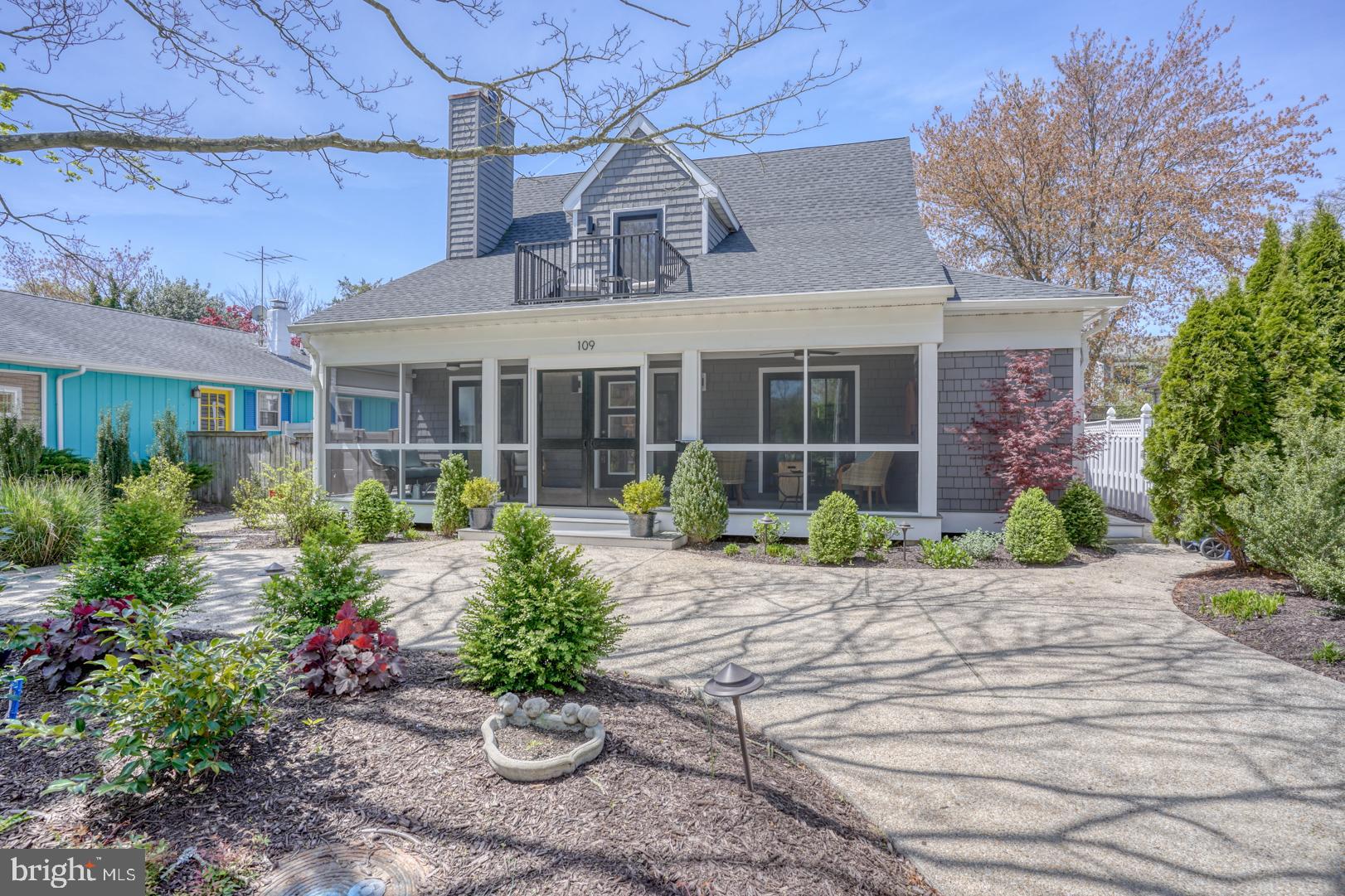 COUNTRY CLUB ESTATES - Residential