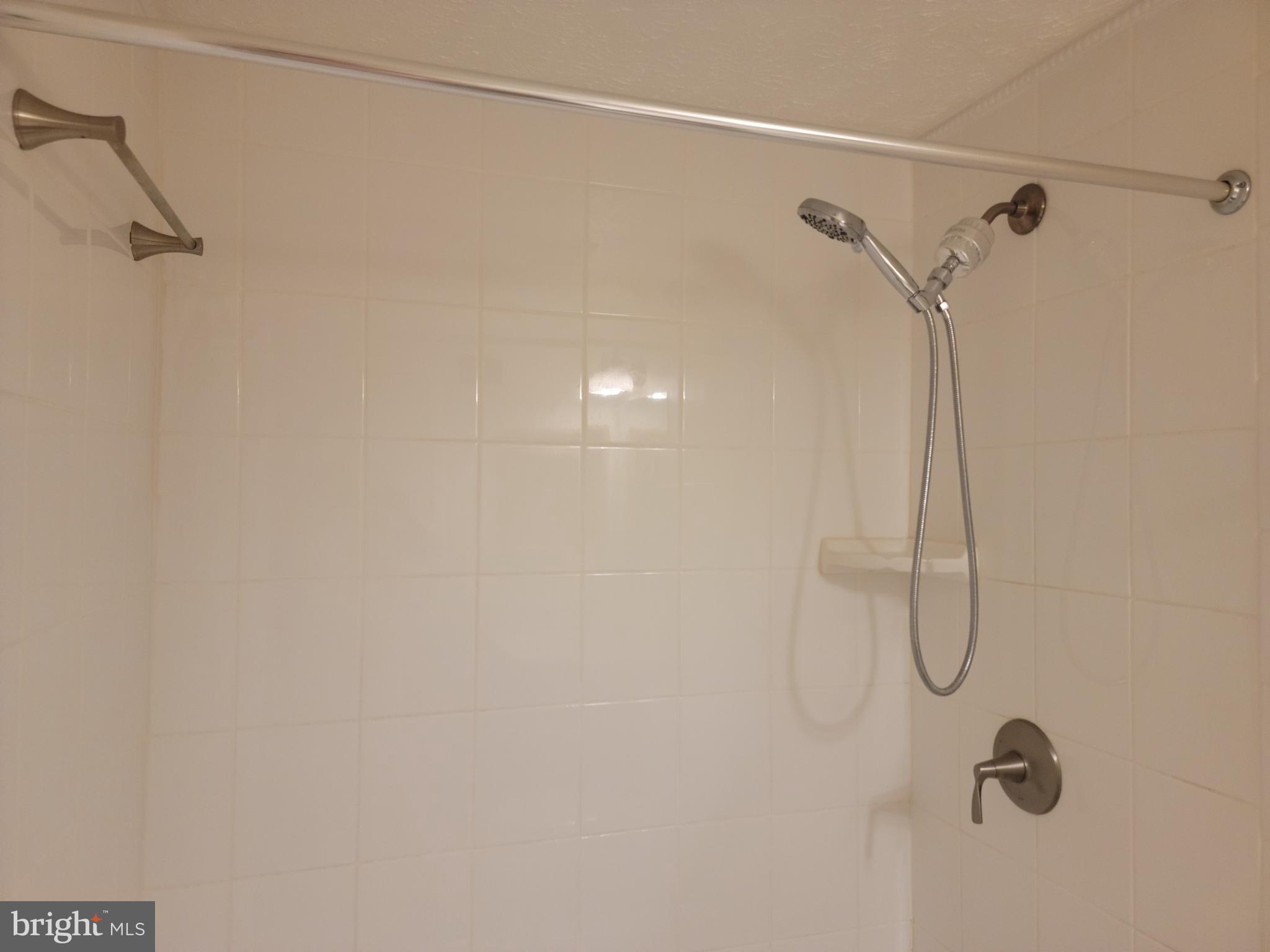 POHICK VILLAGE - Residential Lease