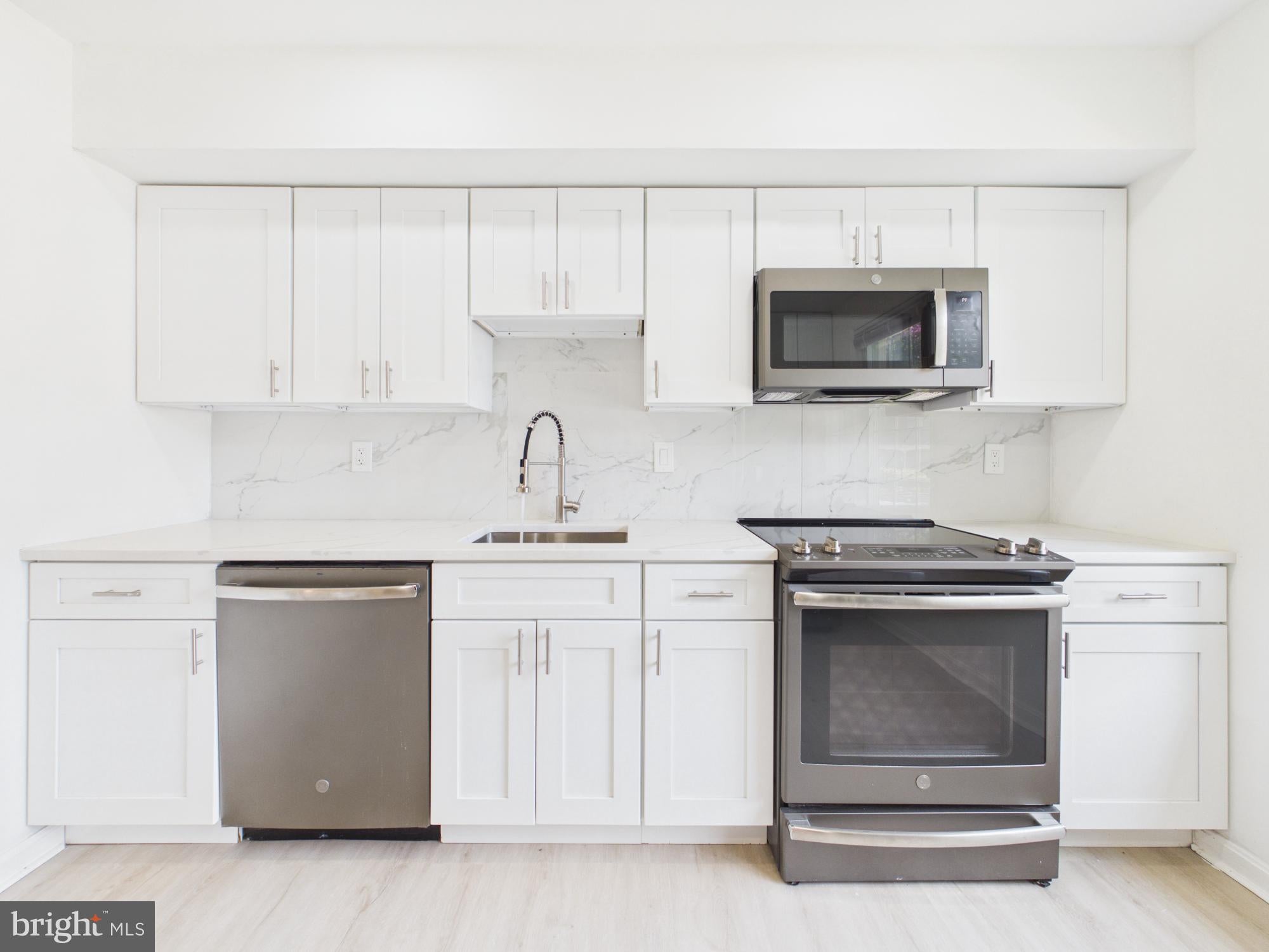 682 AZALEA DRIVE 6-682