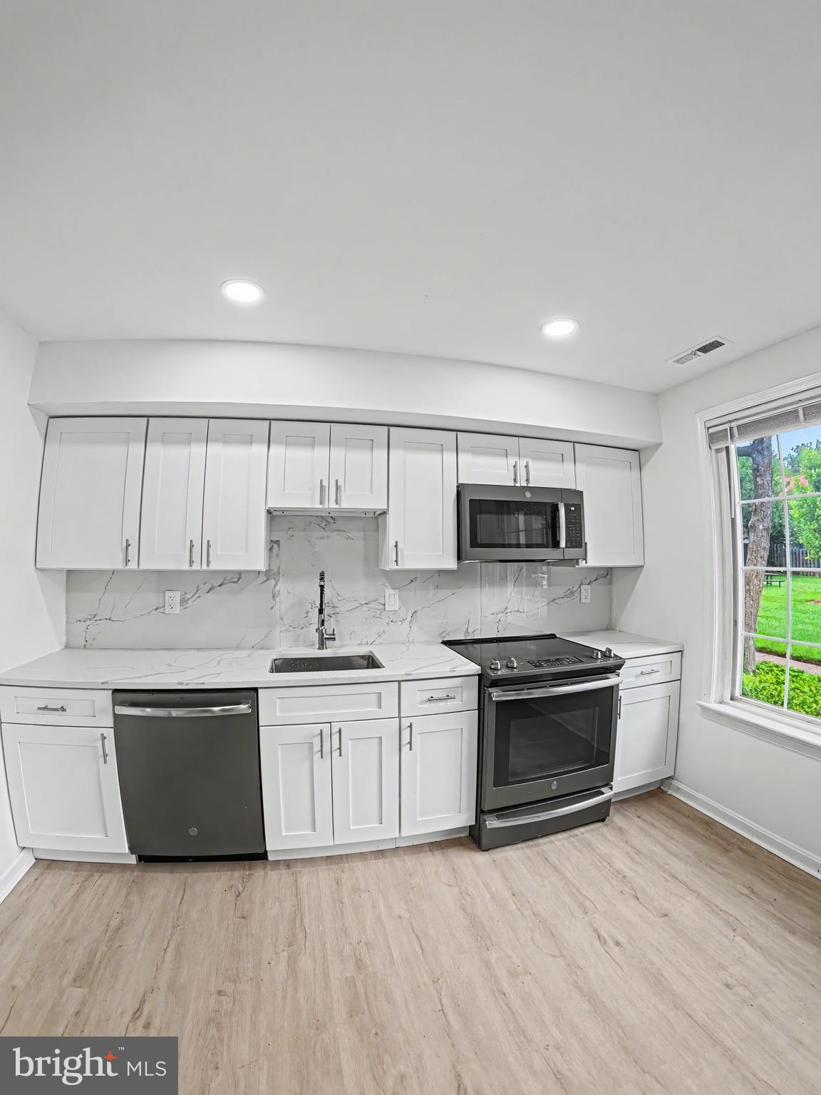682 AZALEA DRIVE 6-682