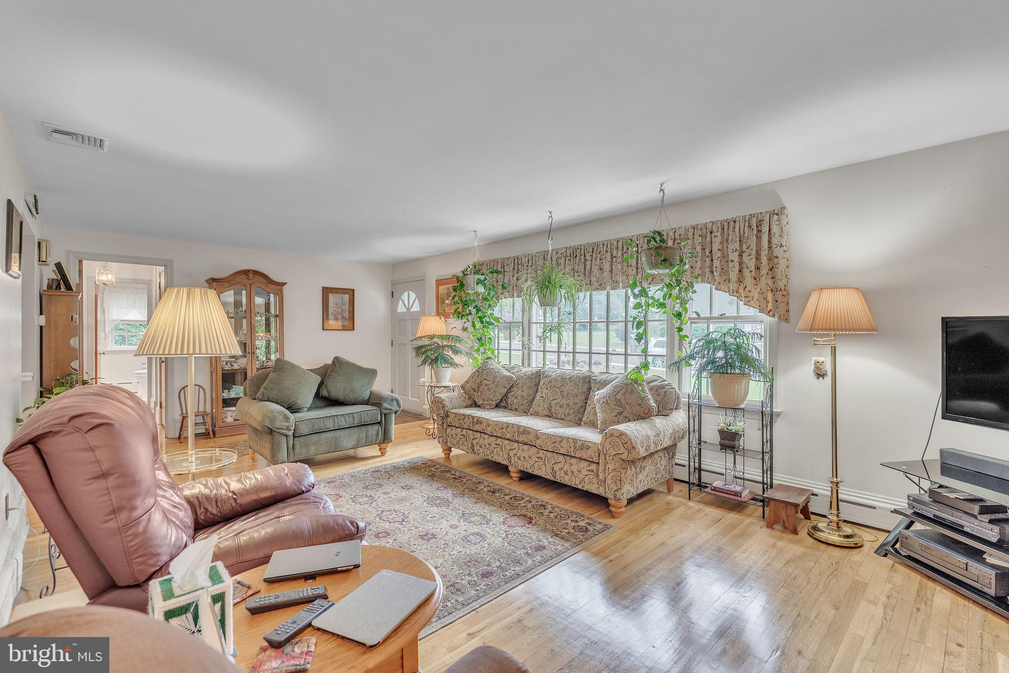 441 MONTGOMERY AVENUE