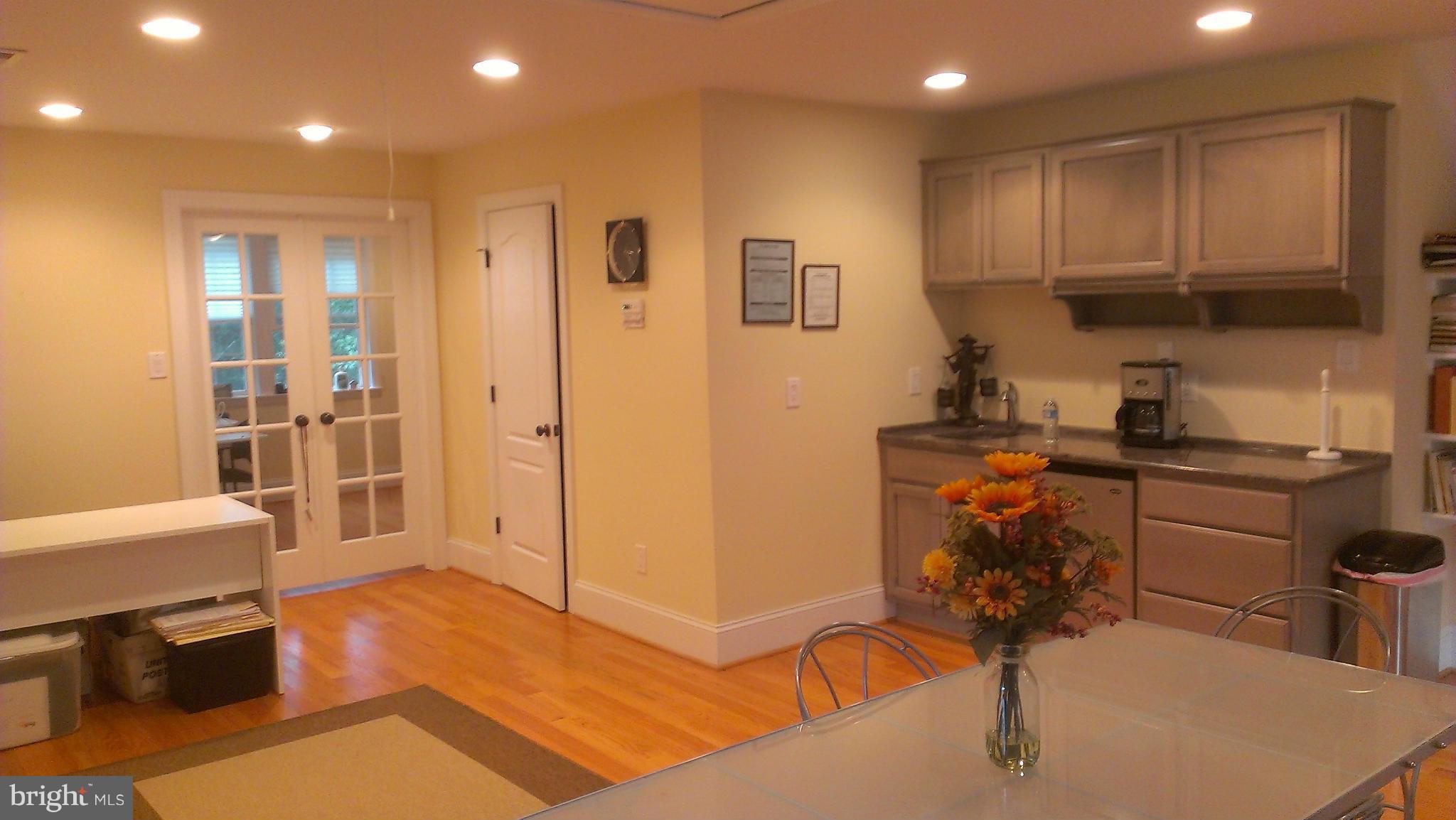 DARNESTOWN OUTSIDE - Residential Lease