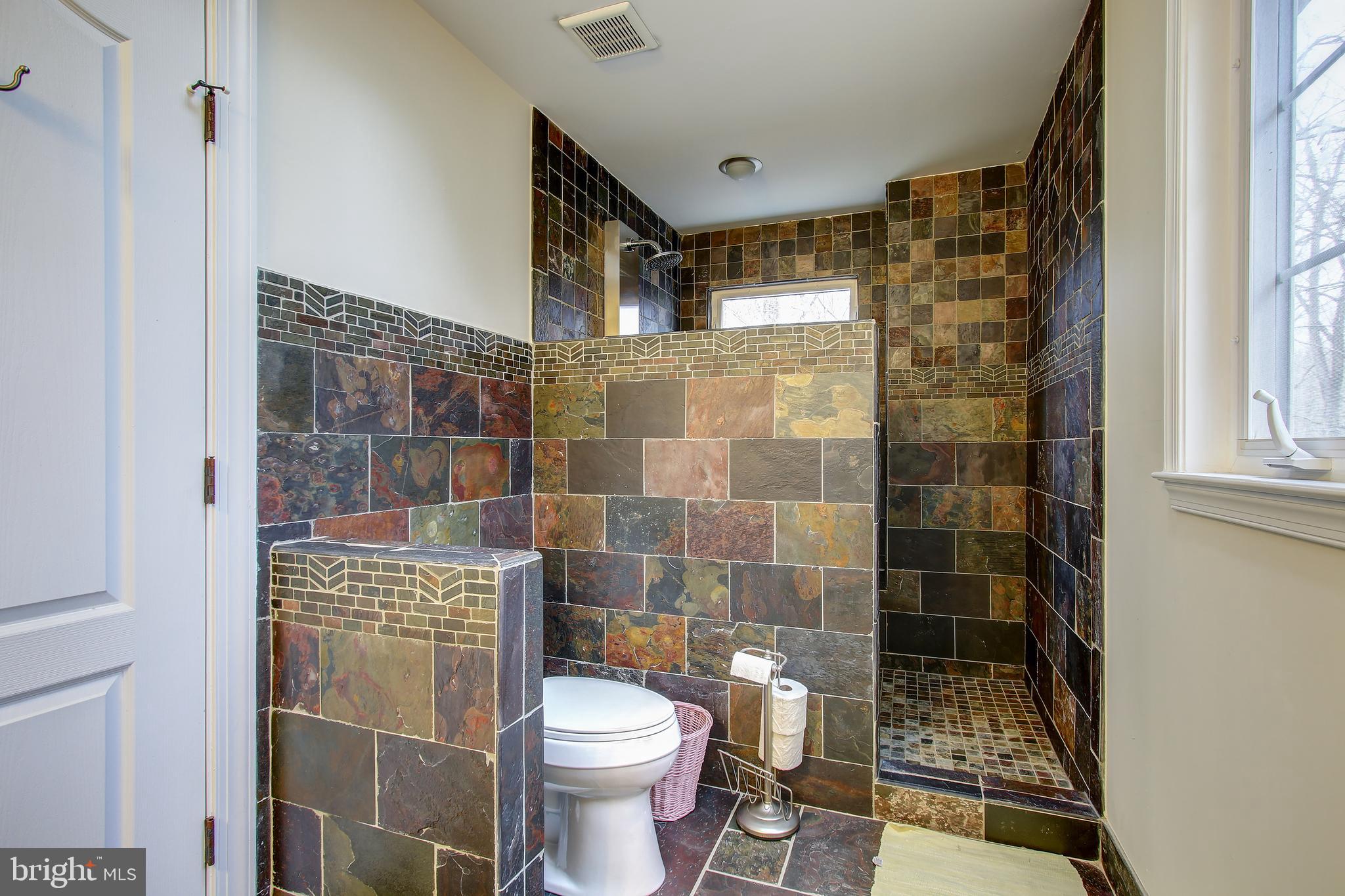 DARNESTOWN OUTSIDE - Residential Lease