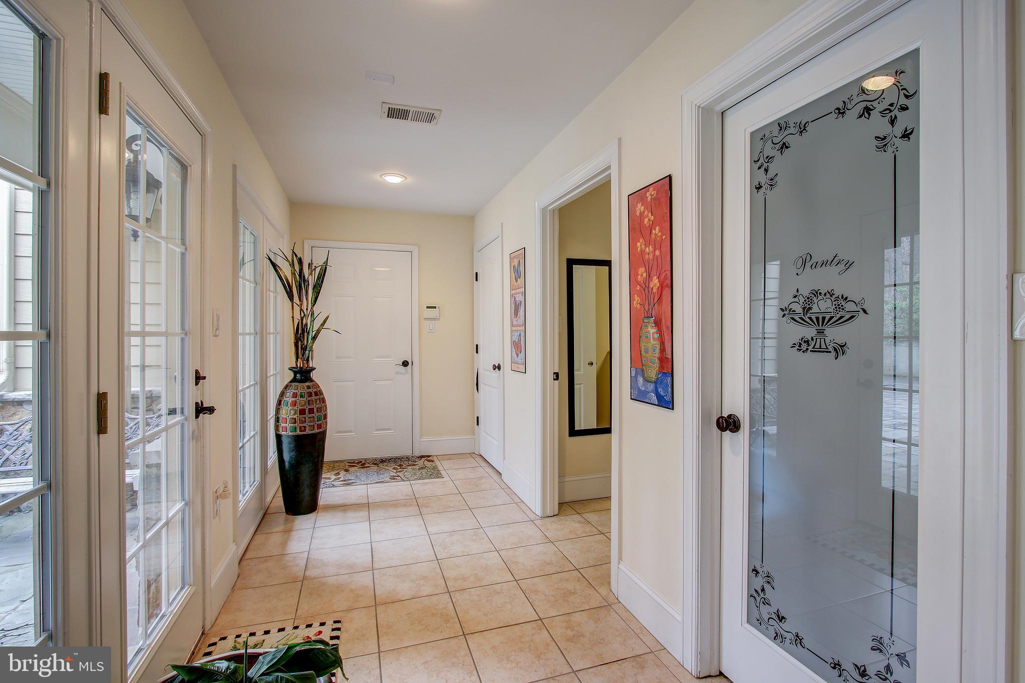 DARNESTOWN OUTSIDE - Residential Lease