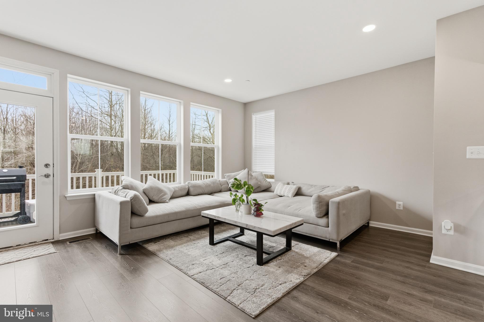 ESSEX - Residential Lease