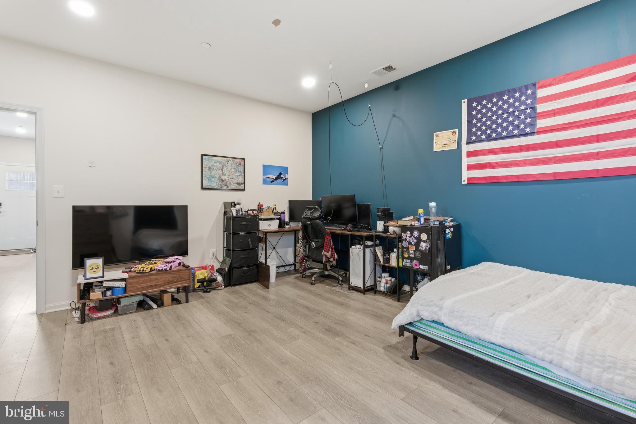 ESSEX - Residential Lease