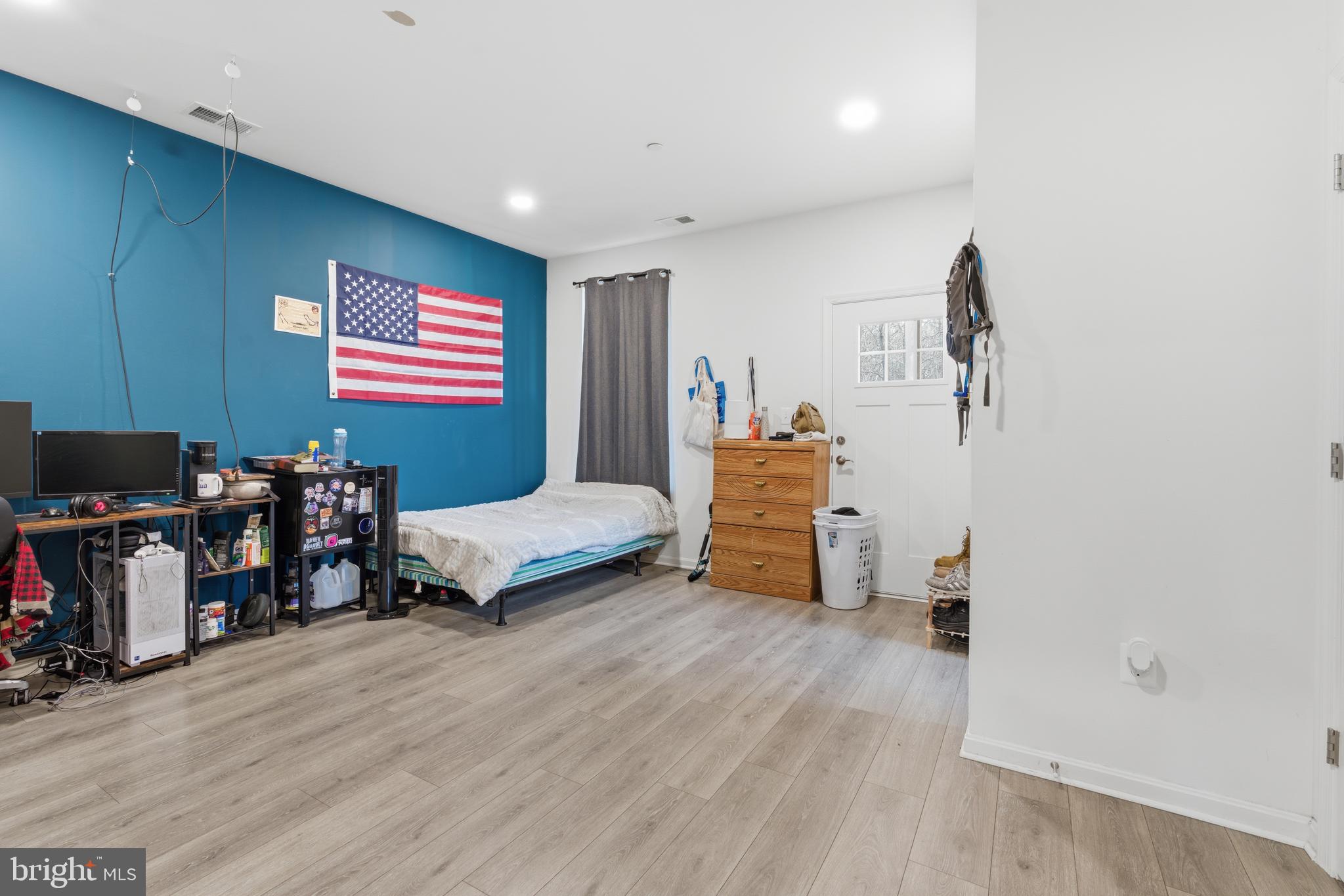 ESSEX - Residential Lease