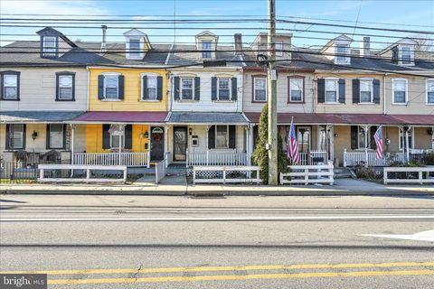 Townhouse For Sale - 205 Front Street<br/> CONSHOHOCKEN, PA 19428