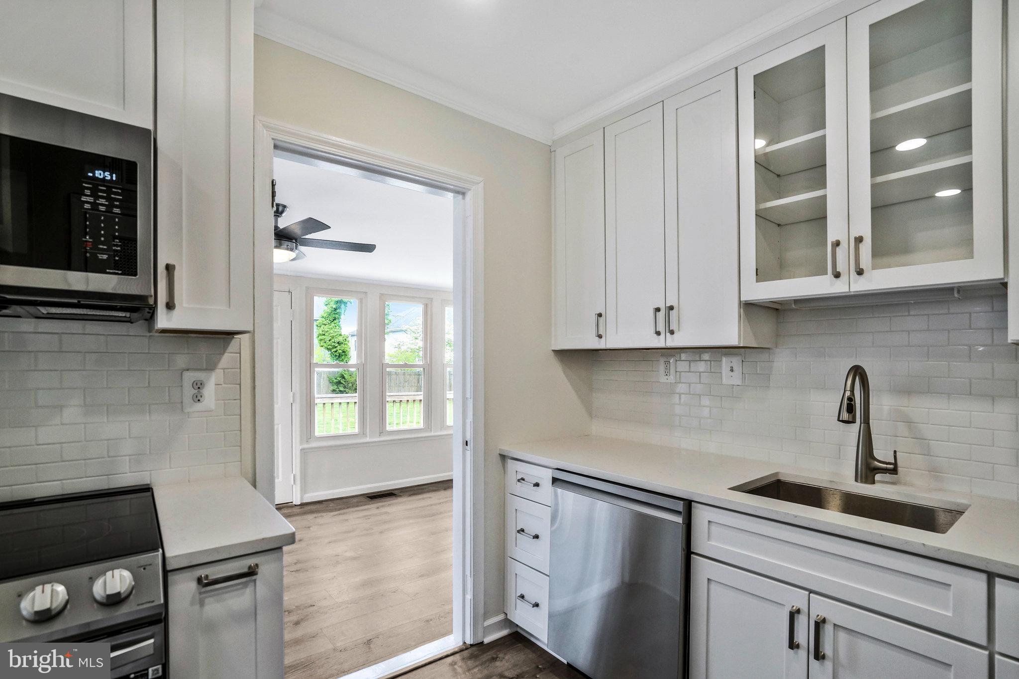 PIMMIT HILLS - Residential Lease