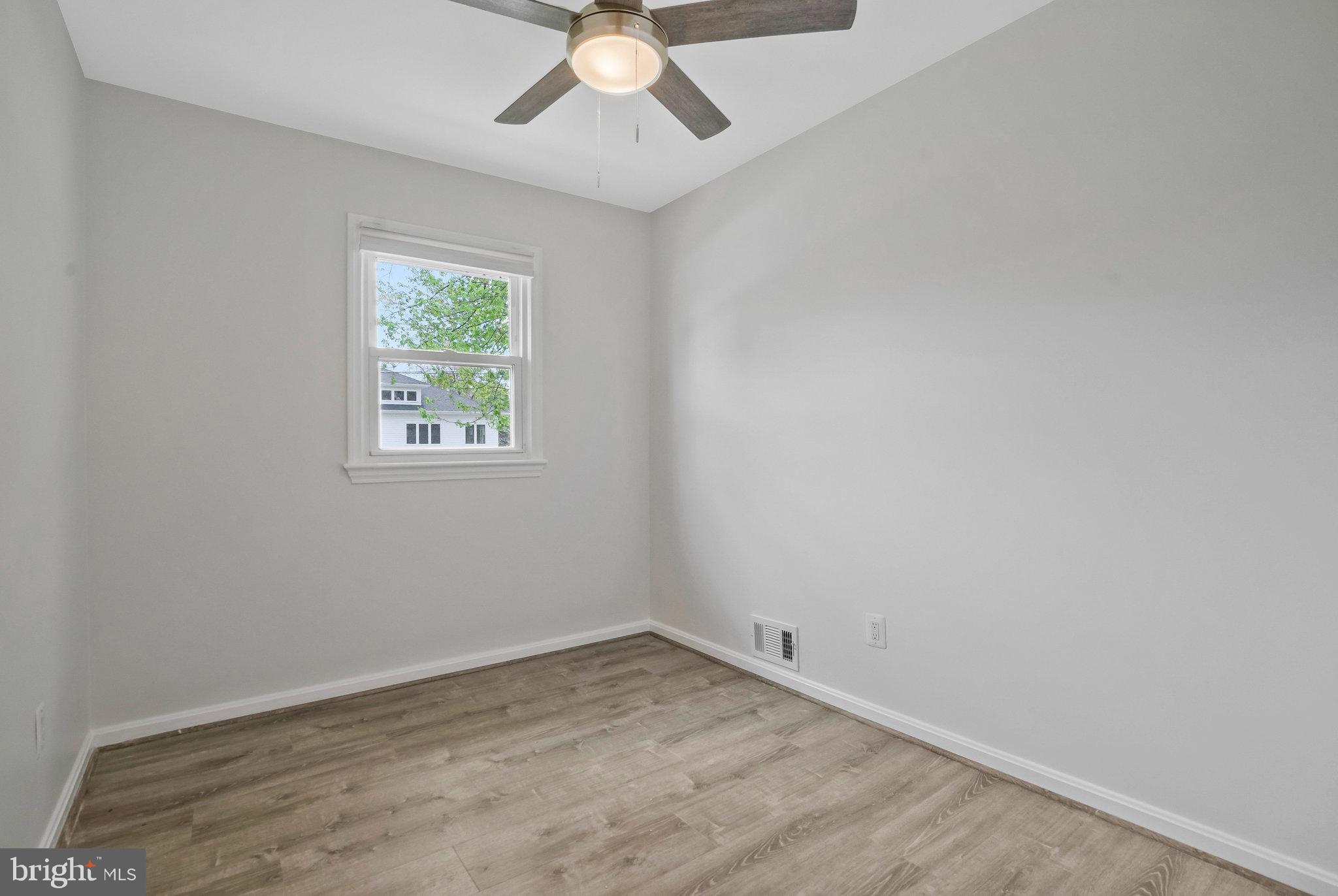 PIMMIT HILLS - Residential Lease