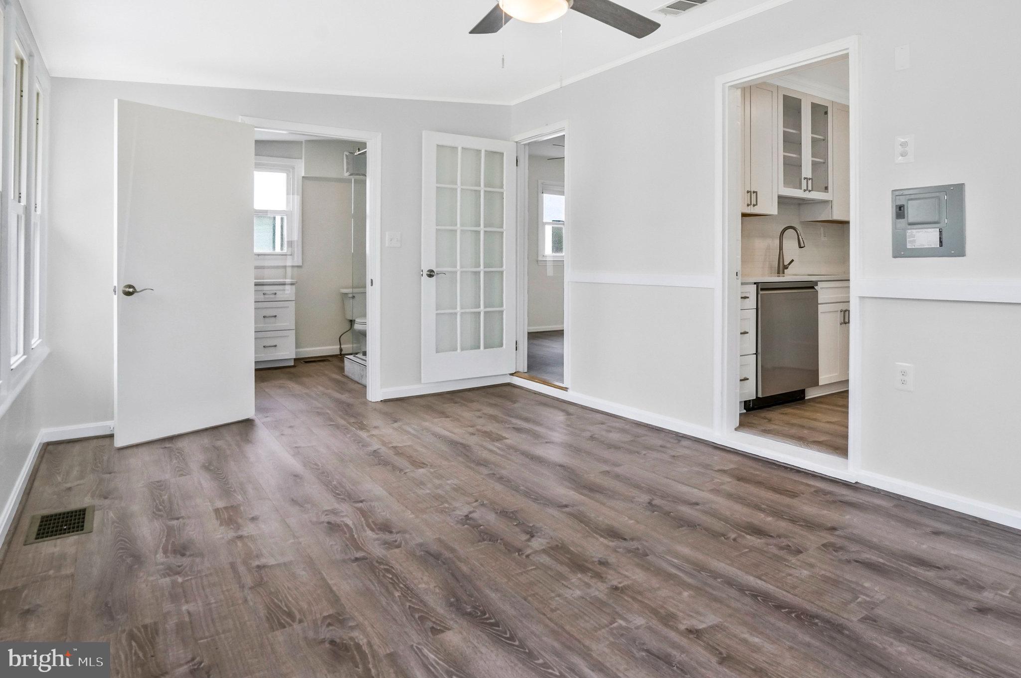 PIMMIT HILLS - Residential Lease