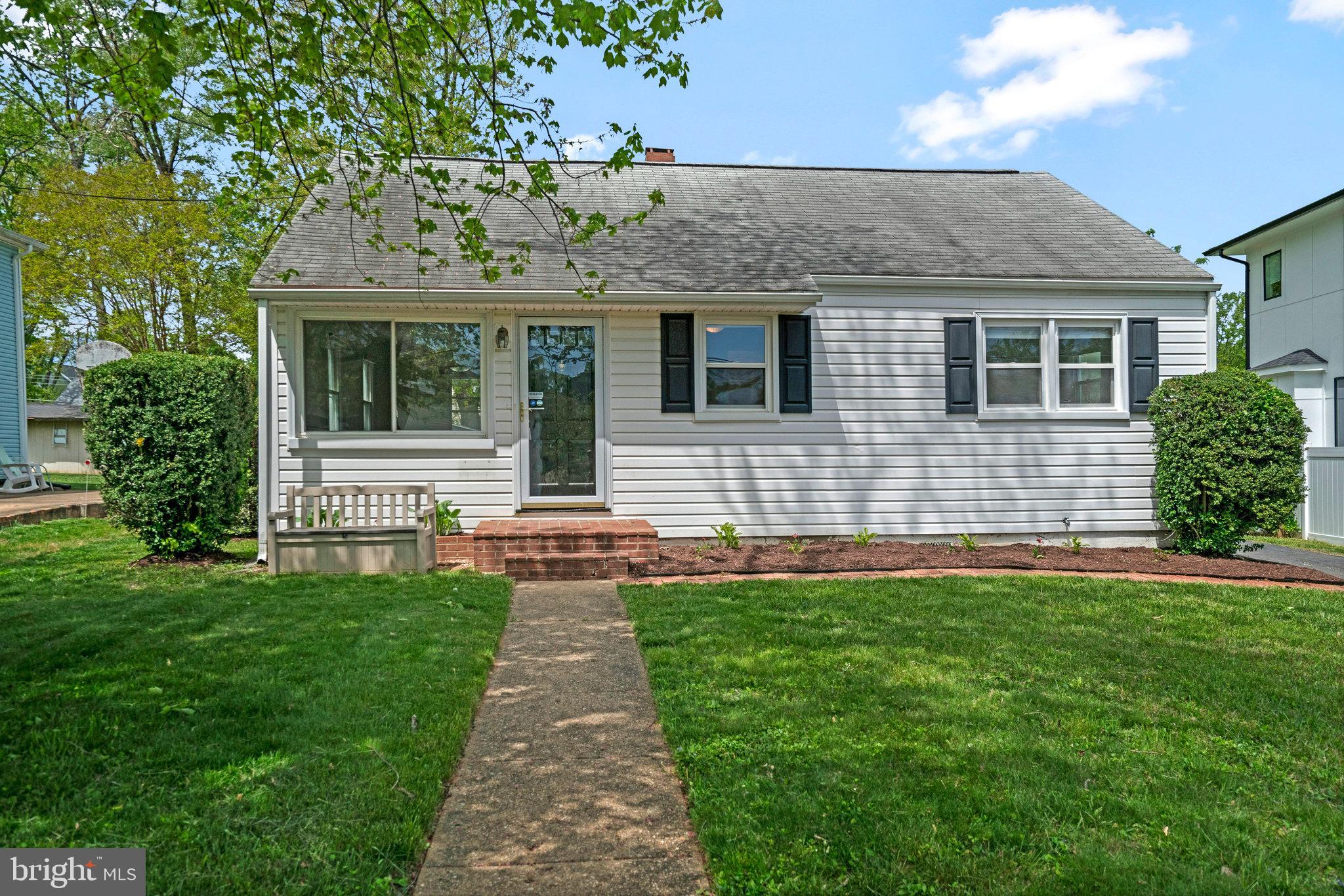 PIMMIT HILLS - Residential Lease