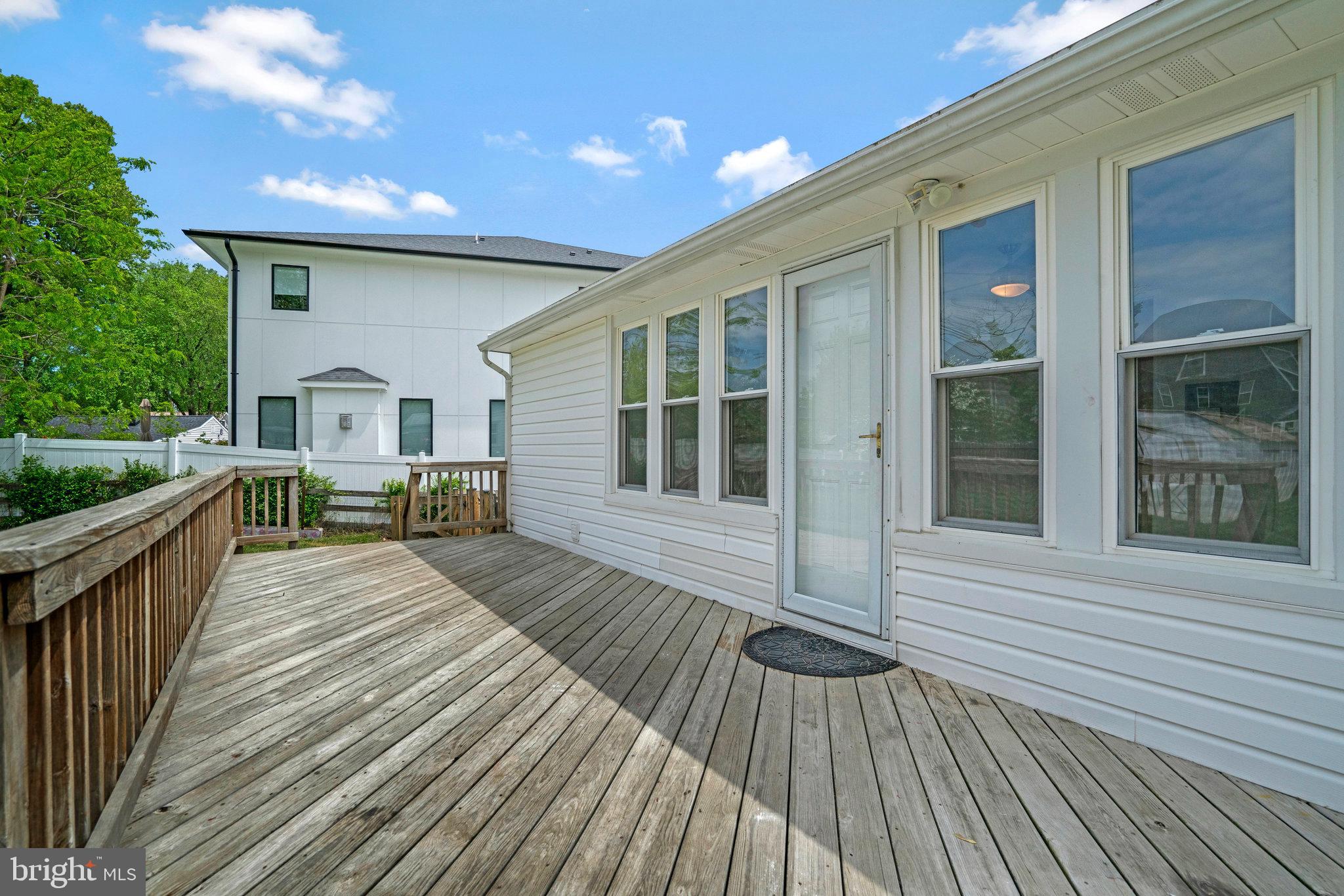 PIMMIT HILLS - Residential Lease