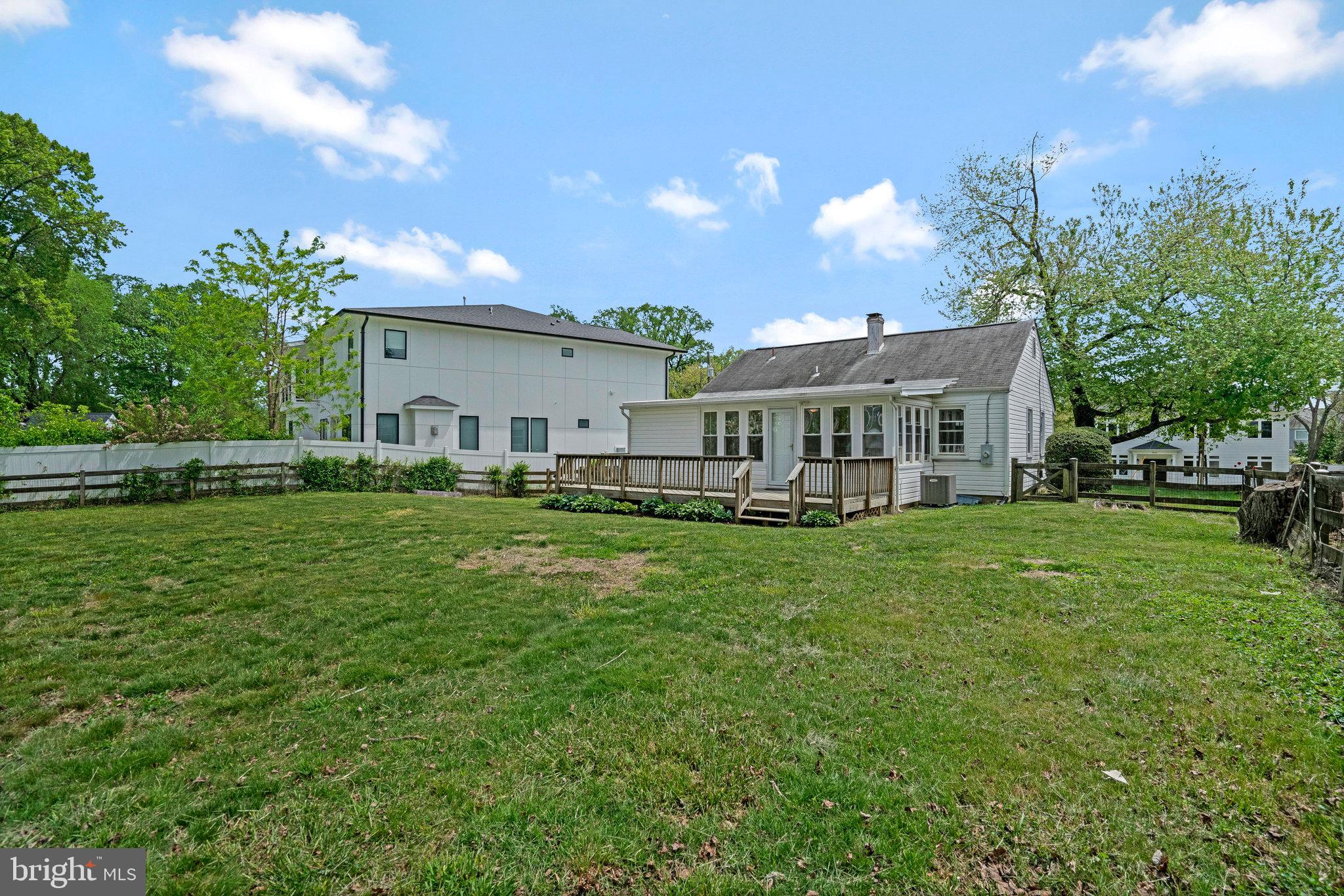 PIMMIT HILLS - Residential Lease