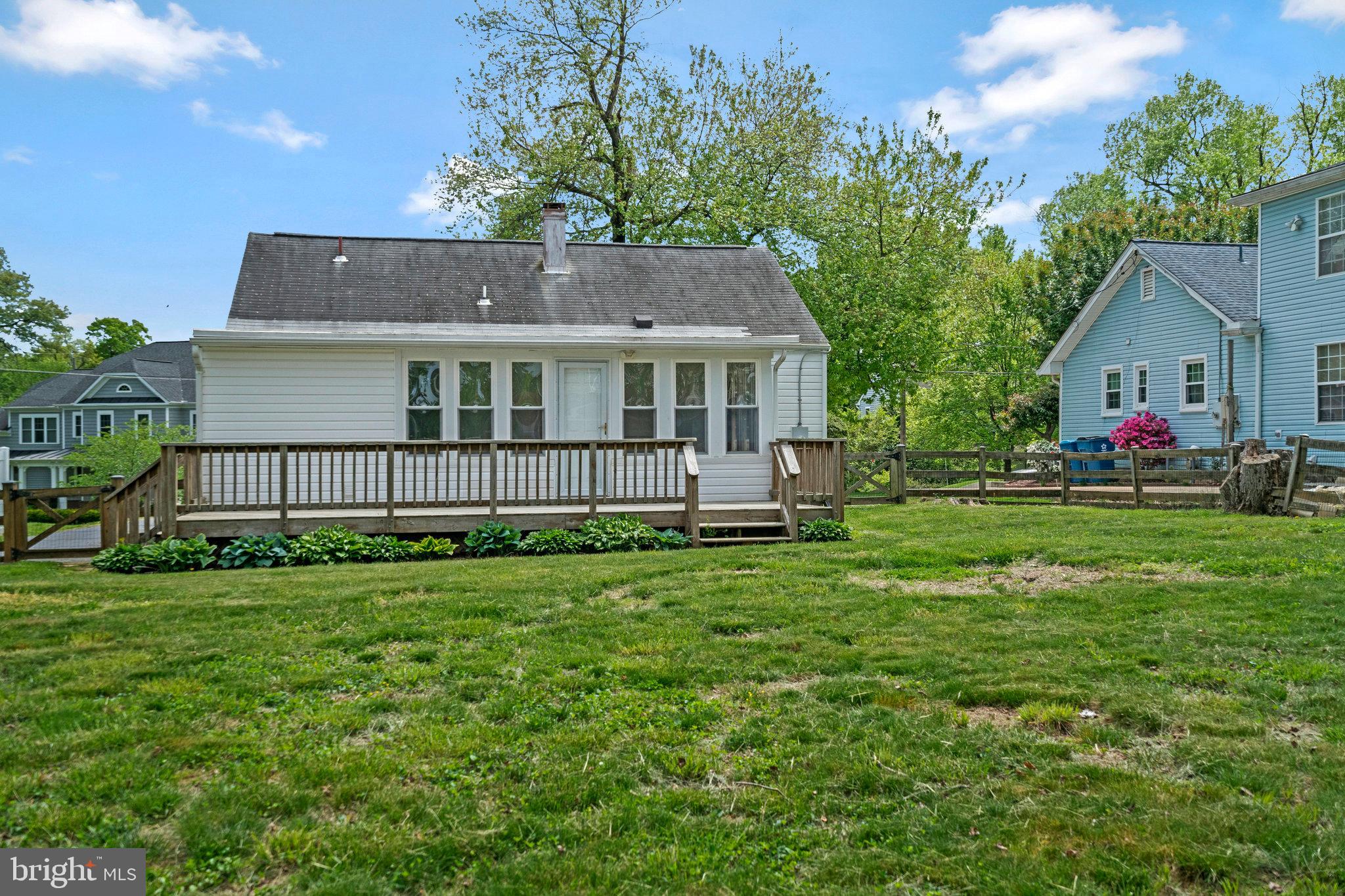 PIMMIT HILLS - Residential Lease