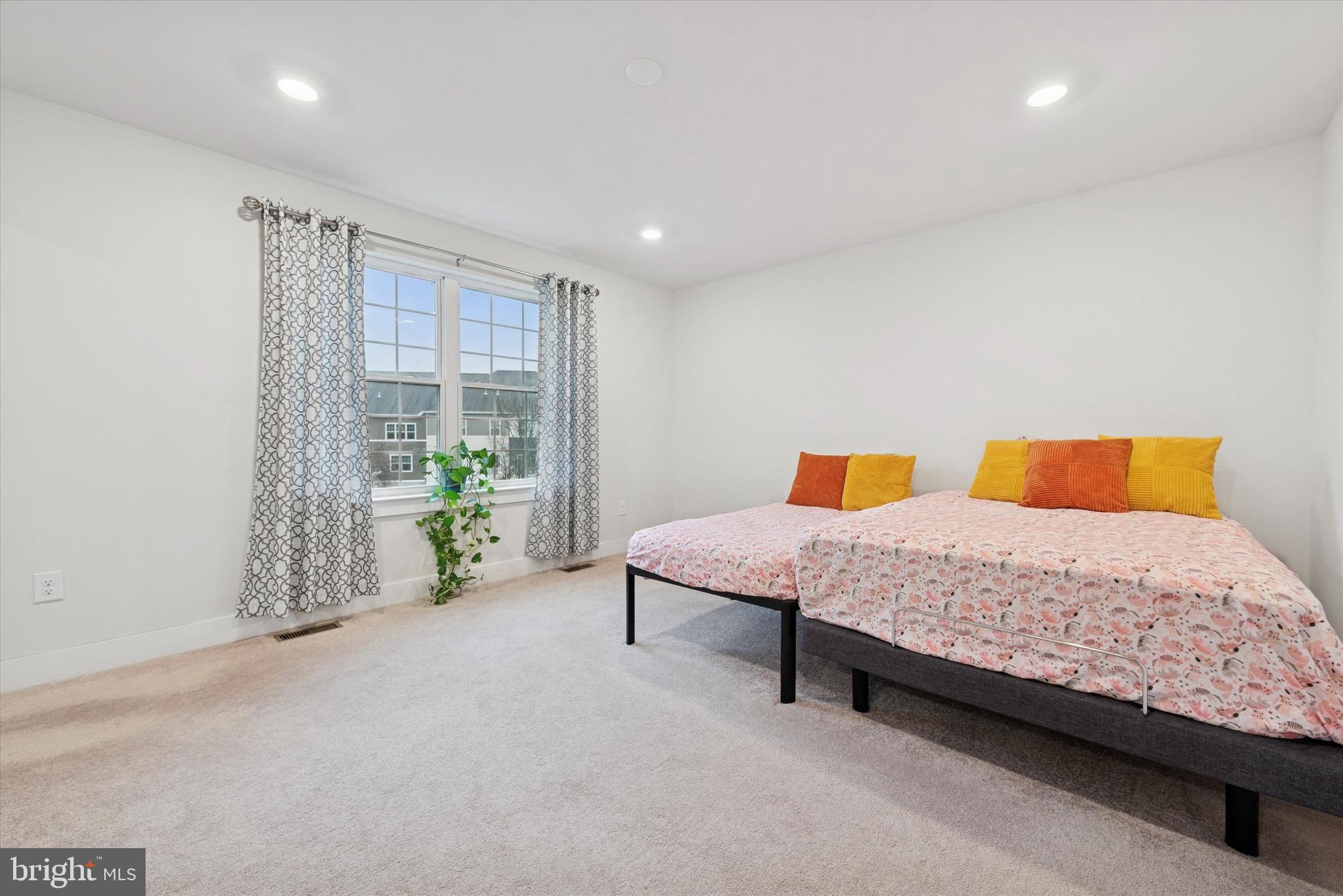 LOCHIEL FARM - Residential