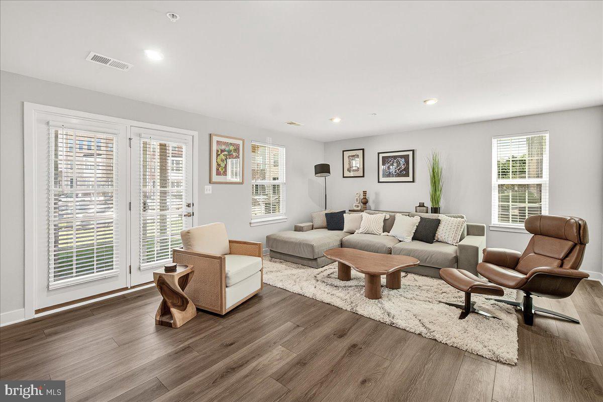 SOUTHLAKE - Residential Lease