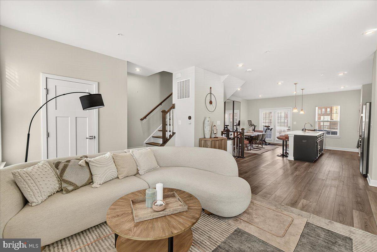 SOUTHLAKE - Residential Lease