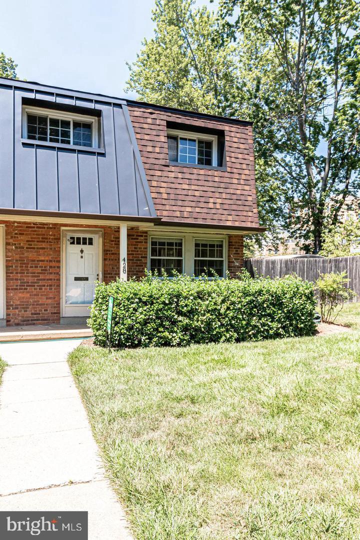 428 JAMES COURT 49