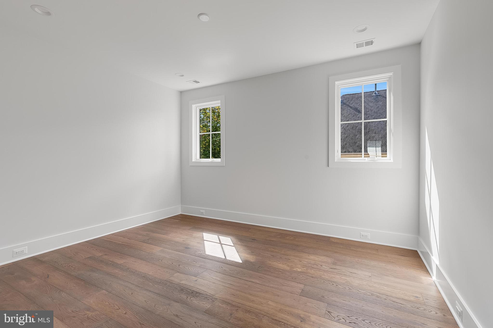 SHIRLEY WOODS - Residential