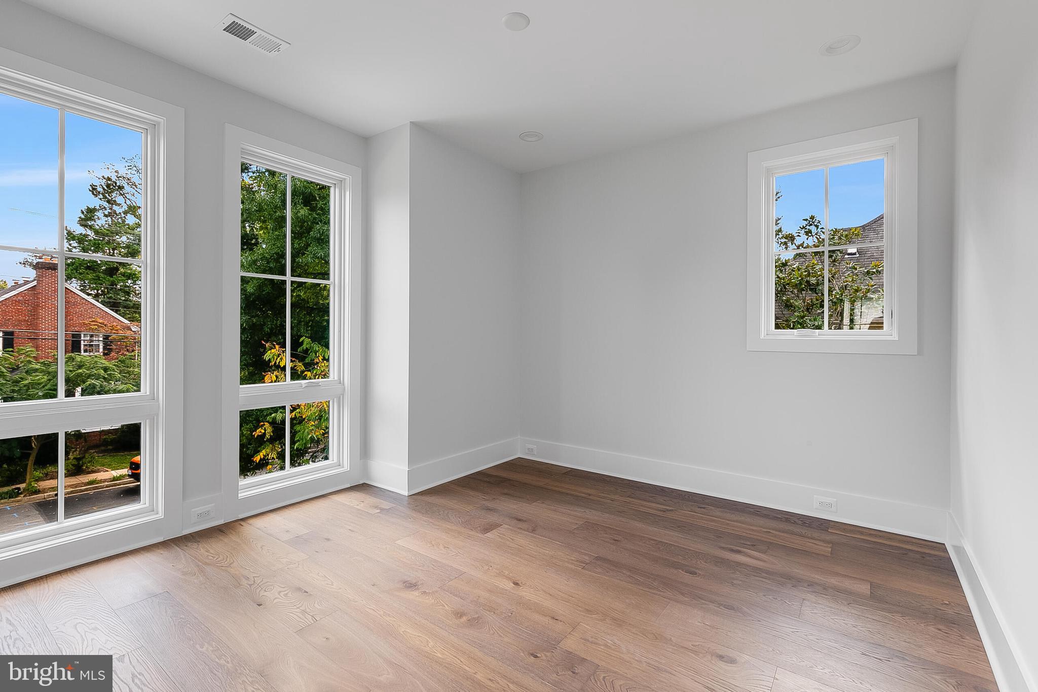 SHIRLEY WOODS - Residential