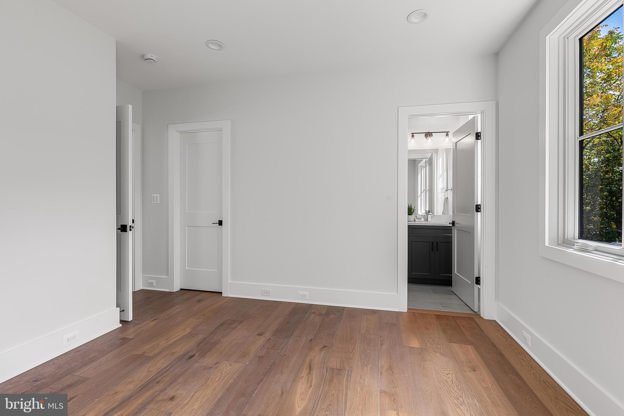 SHIRLEY WOODS - Residential